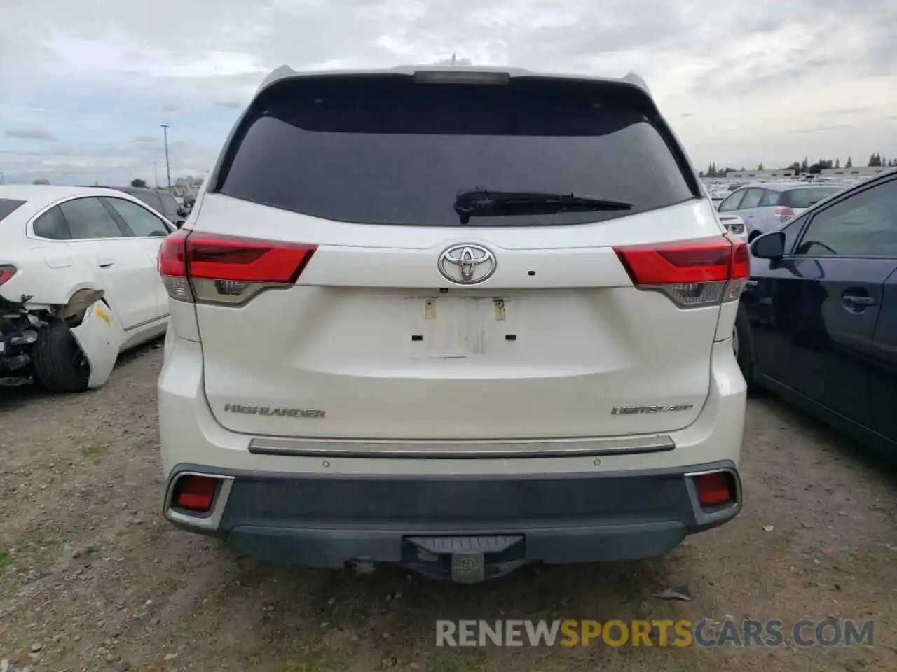 6 Photograph of a damaged car 5TDDZRFH5KS921963 TOYOTA HIGHLANDER 2019