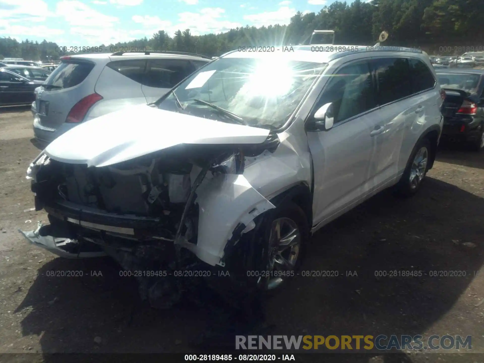 2 Photograph of a damaged car 5TDDZRFH5KS935099 TOYOTA HIGHLANDER 2019