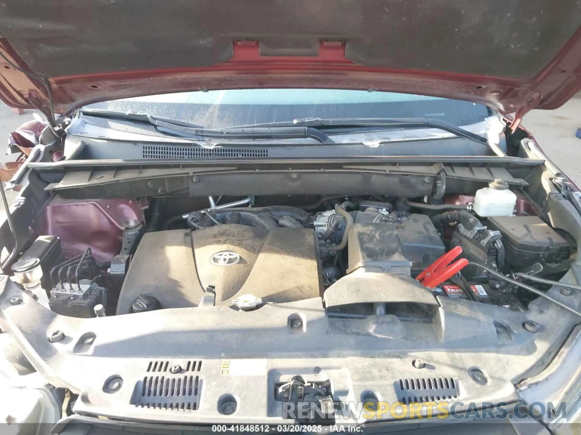 10 Photograph of a damaged car 5TDDZRFH5KS948600 TOYOTA HIGHLANDER 2019