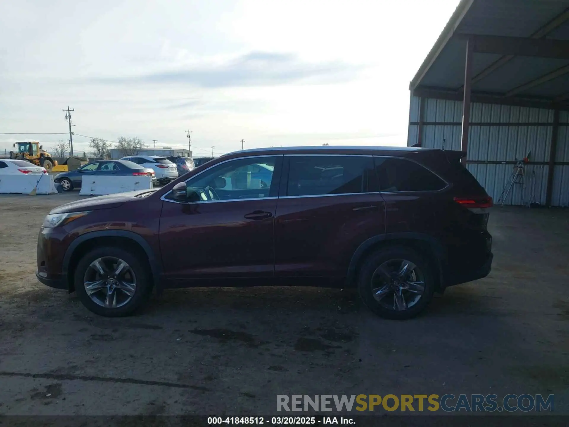 14 Photograph of a damaged car 5TDDZRFH5KS948600 TOYOTA HIGHLANDER 2019