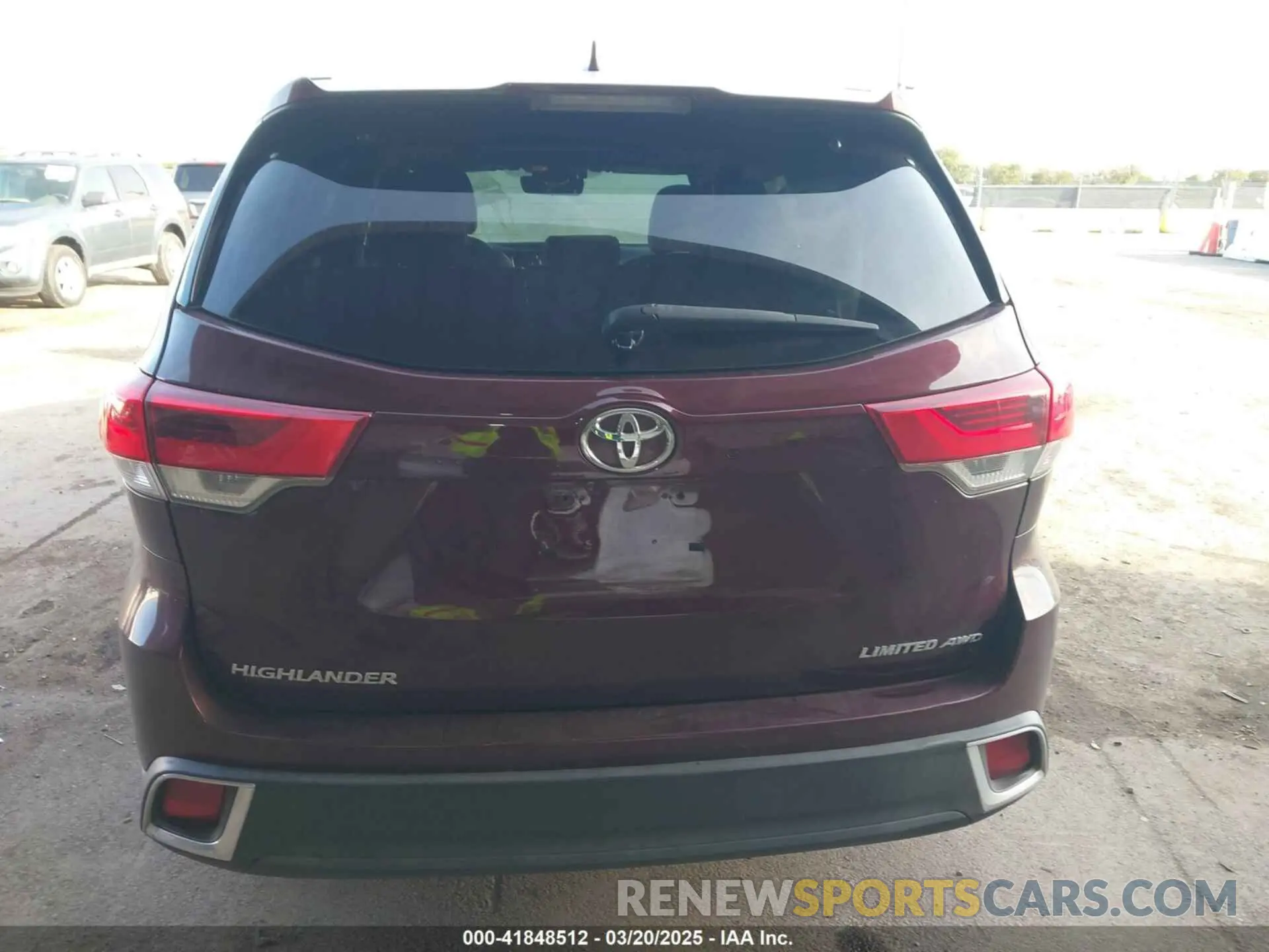 16 Photograph of a damaged car 5TDDZRFH5KS948600 TOYOTA HIGHLANDER 2019
