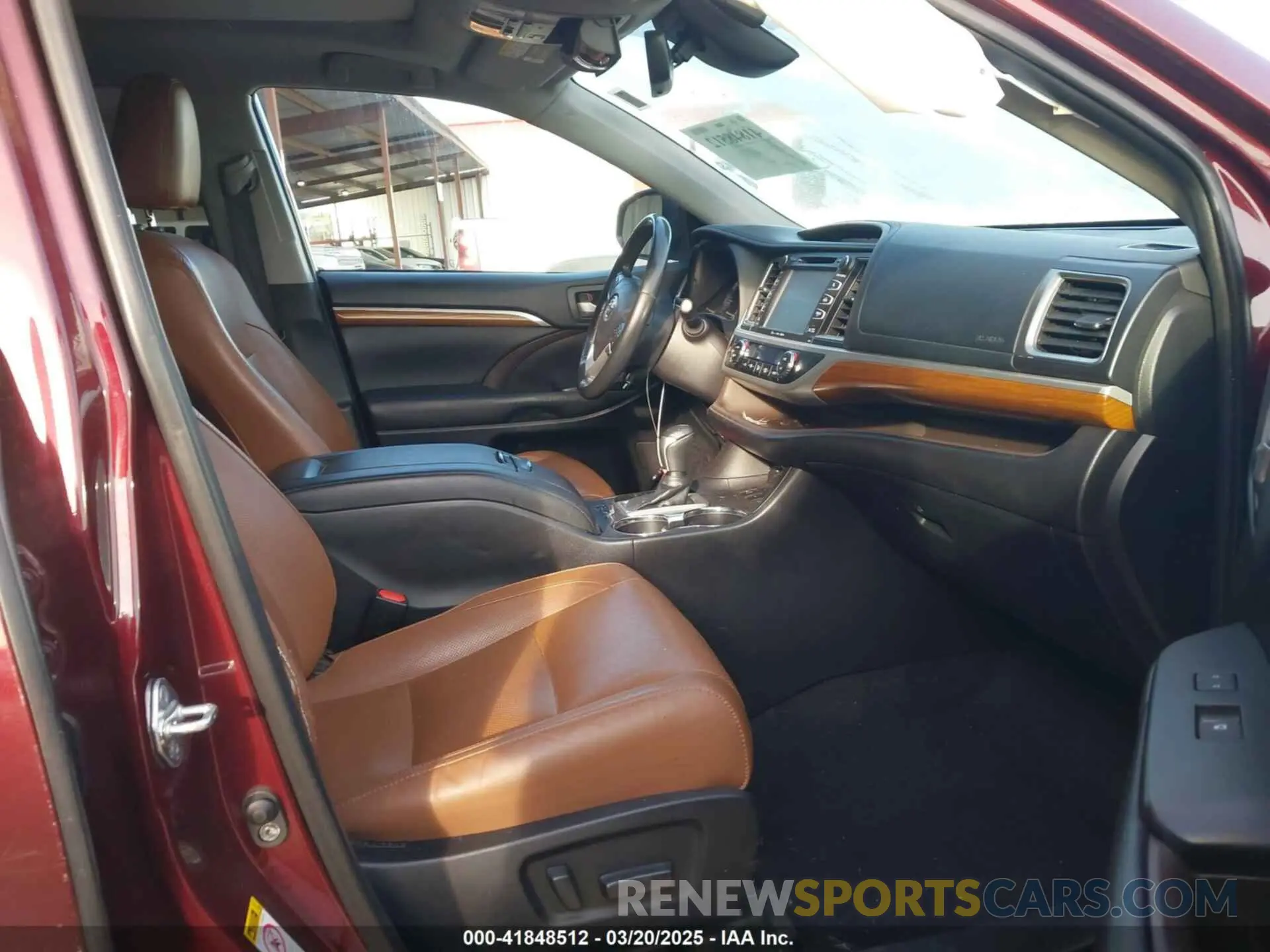 5 Photograph of a damaged car 5TDDZRFH5KS948600 TOYOTA HIGHLANDER 2019