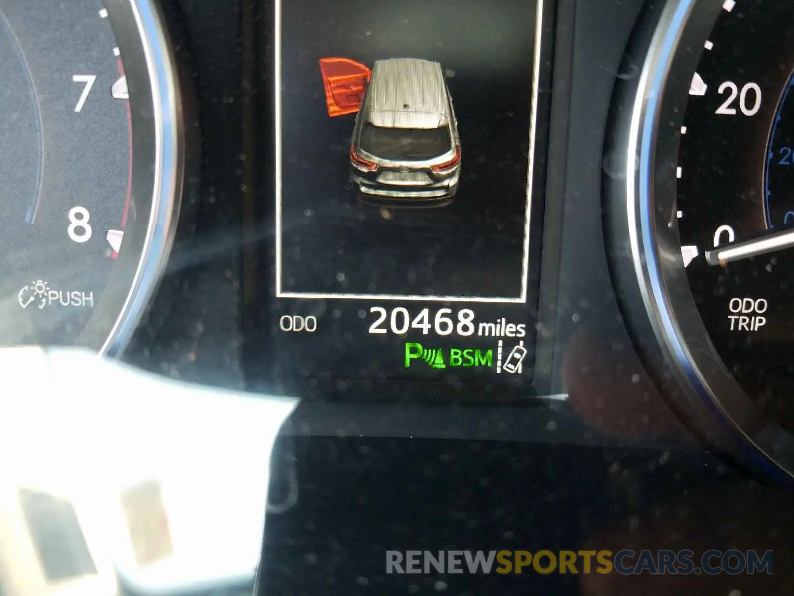8 Photograph of a damaged car 5TDDZRFH5KS955031 TOYOTA HIGHLANDER 2019