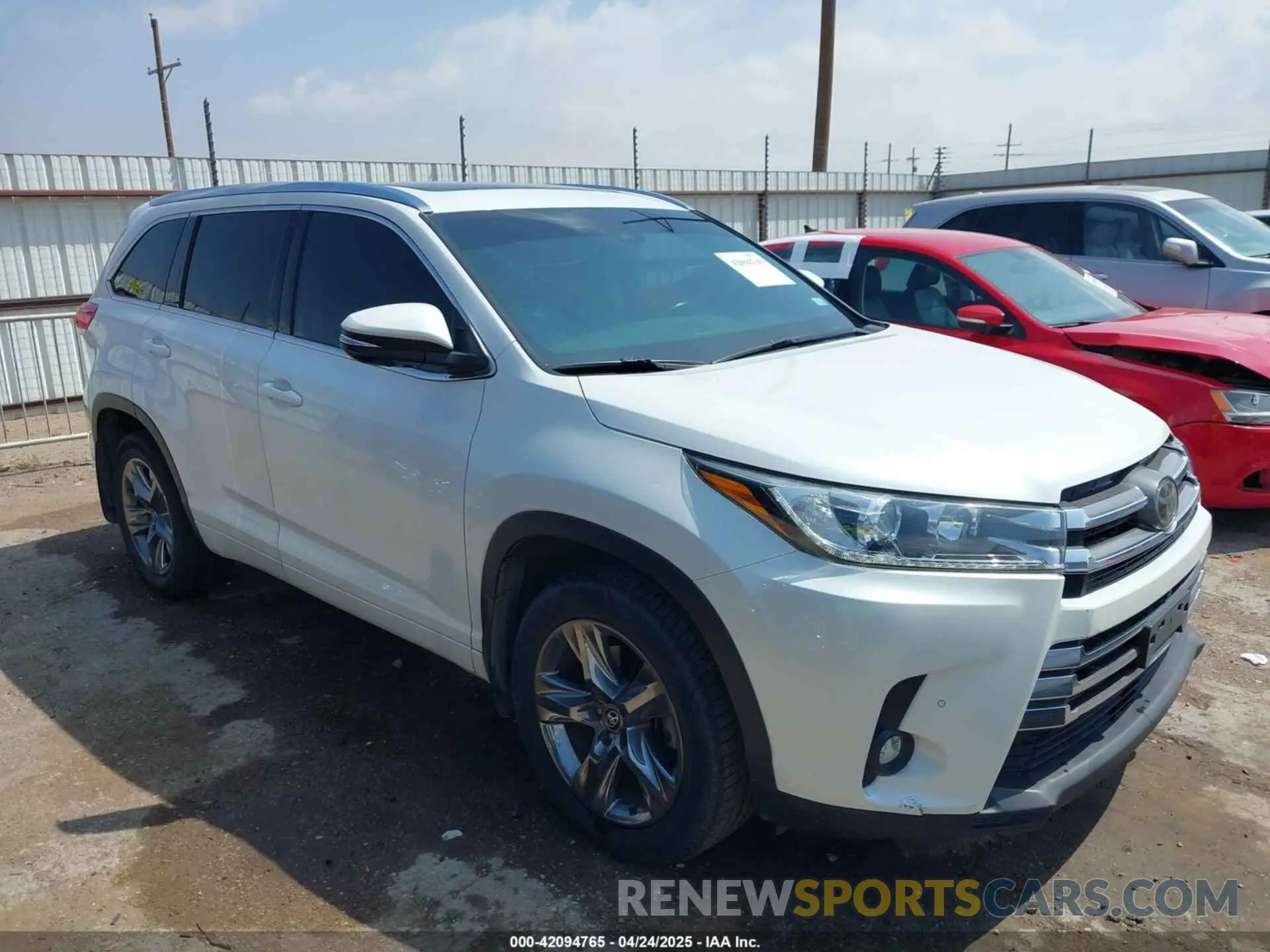 1 Photograph of a damaged car 5TDDZRFH5KS958544 TOYOTA HIGHLANDER 2019