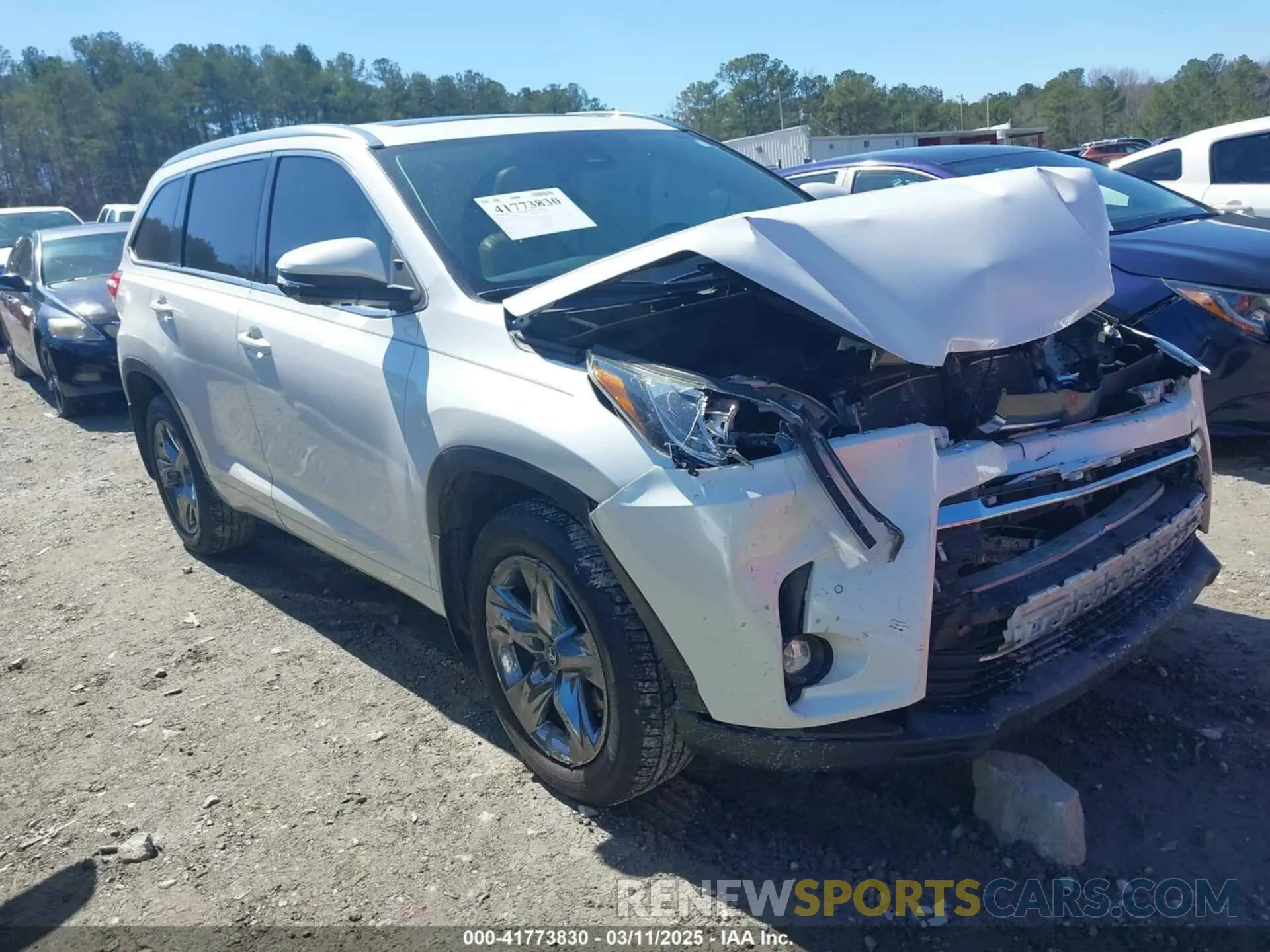 1 Photograph of a damaged car 5TDDZRFH5KS978941 TOYOTA HIGHLANDER 2019