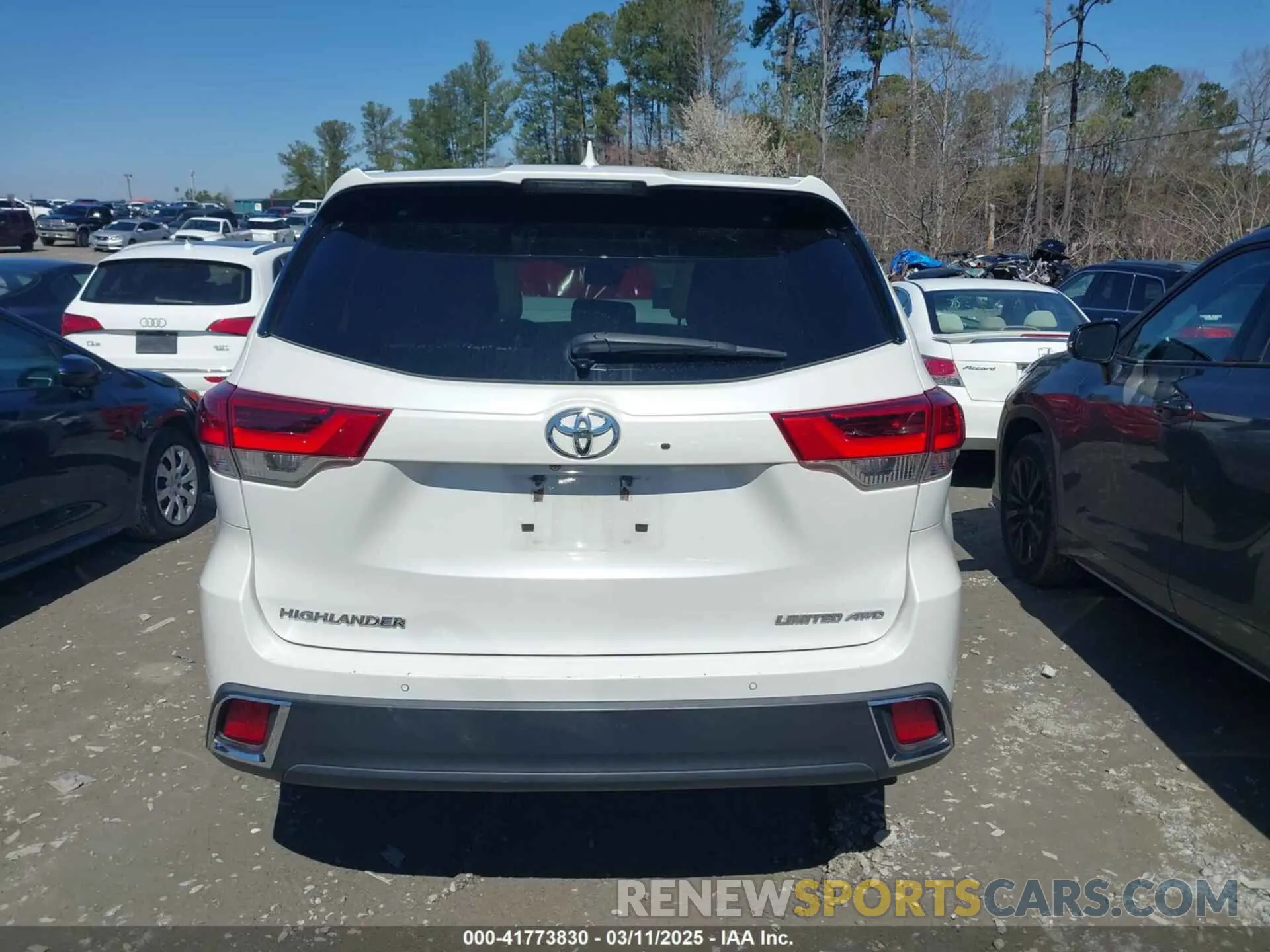 16 Photograph of a damaged car 5TDDZRFH5KS978941 TOYOTA HIGHLANDER 2019