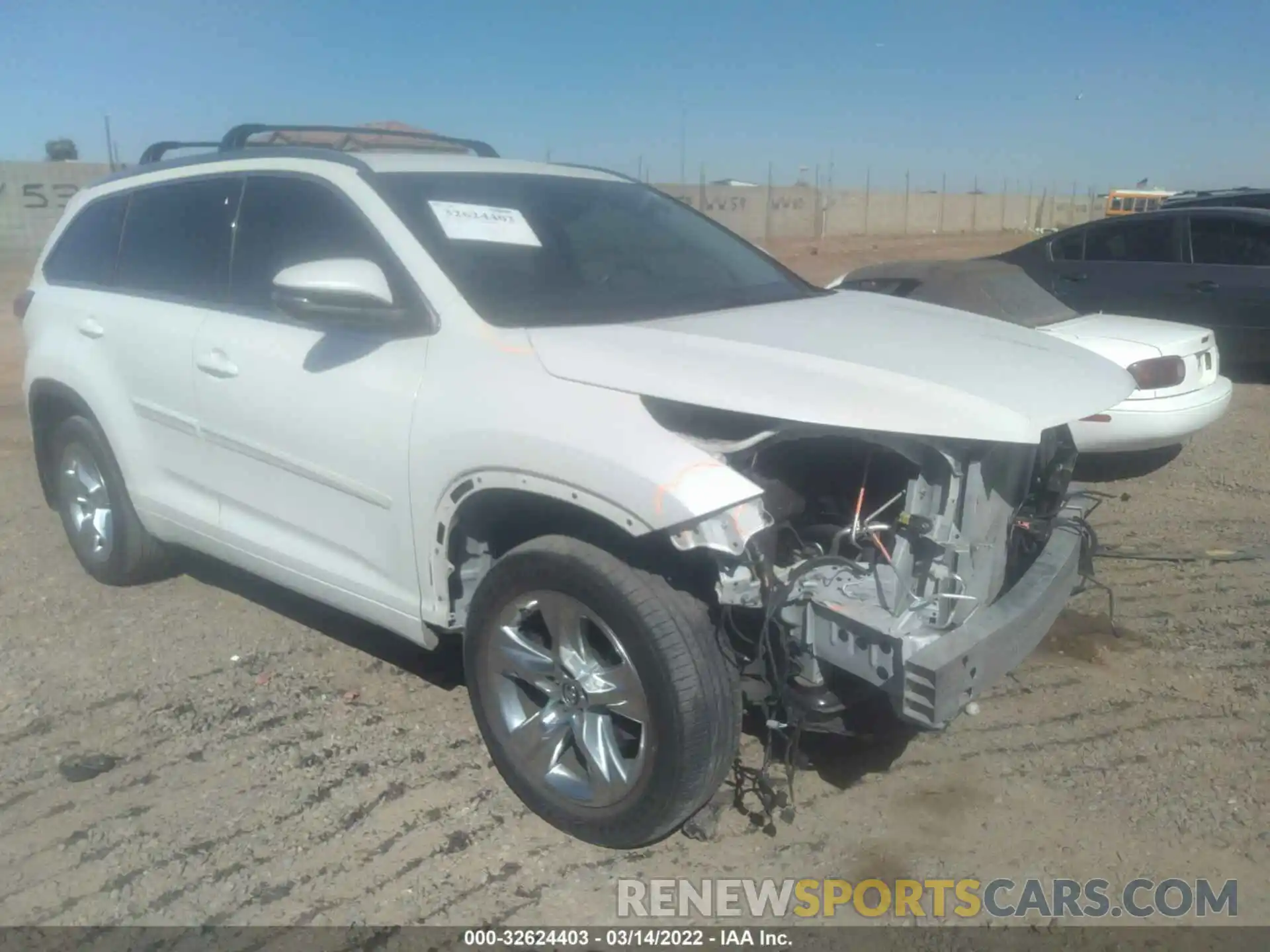 1 Photograph of a damaged car 5TDDZRFH5KS979197 TOYOTA HIGHLANDER 2019