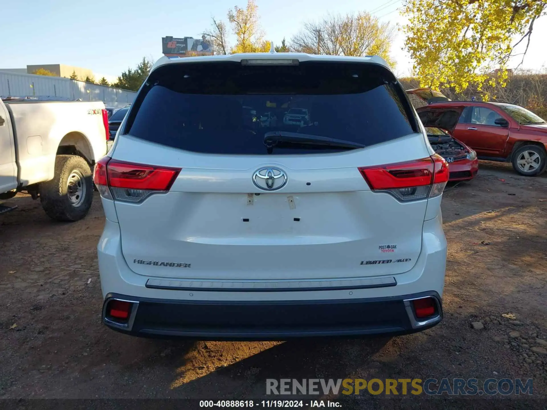 16 Photograph of a damaged car 5TDDZRFH6KS709945 TOYOTA HIGHLANDER 2019