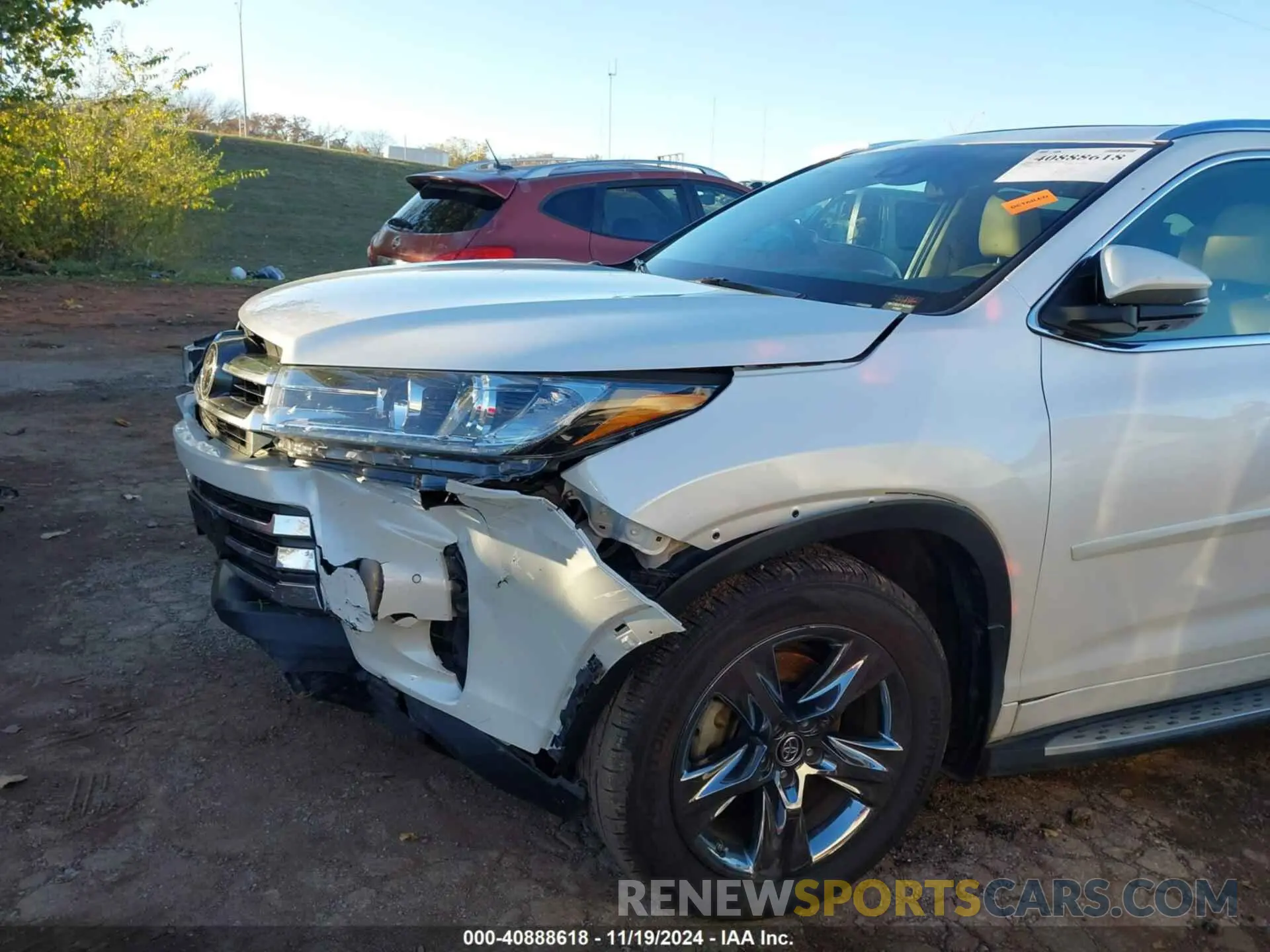 6 Photograph of a damaged car 5TDDZRFH6KS709945 TOYOTA HIGHLANDER 2019