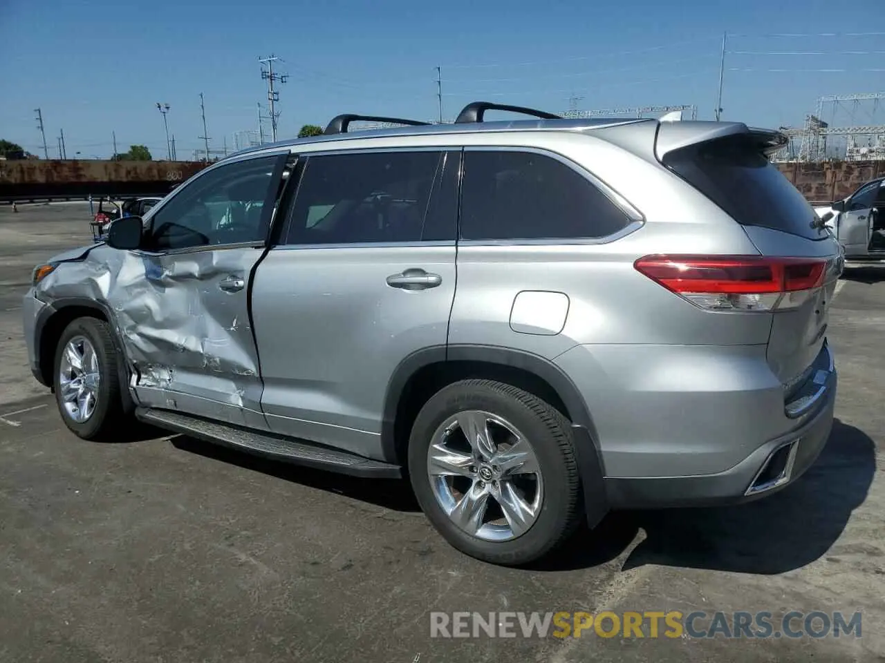 2 Photograph of a damaged car 5TDDZRFH6KS712523 TOYOTA HIGHLANDER 2019