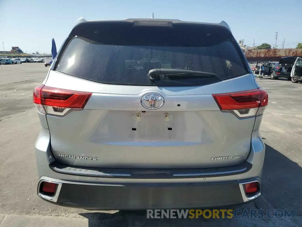 6 Photograph of a damaged car 5TDDZRFH6KS712523 TOYOTA HIGHLANDER 2019