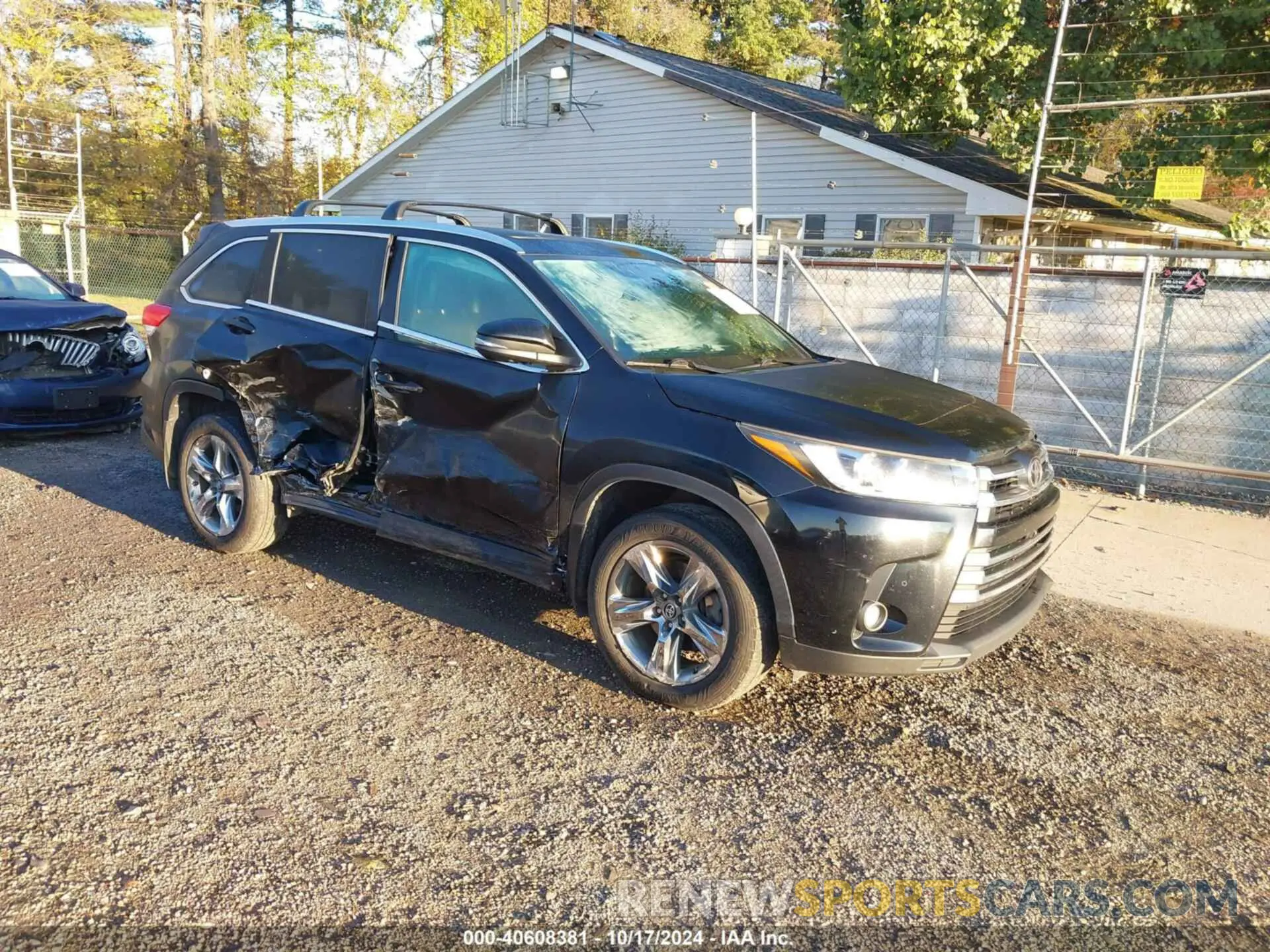 1 Photograph of a damaged car 5TDDZRFH6KS735090 TOYOTA HIGHLANDER 2019