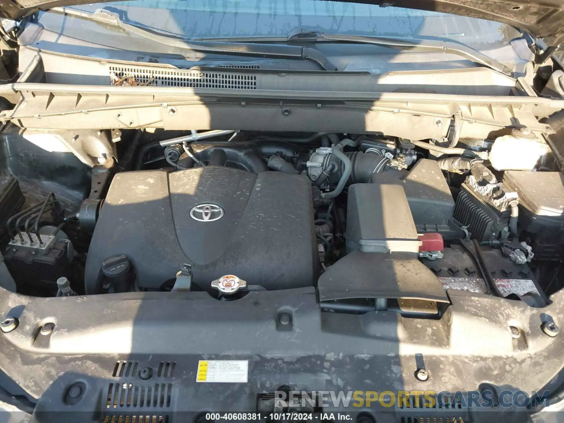 10 Photograph of a damaged car 5TDDZRFH6KS735090 TOYOTA HIGHLANDER 2019
