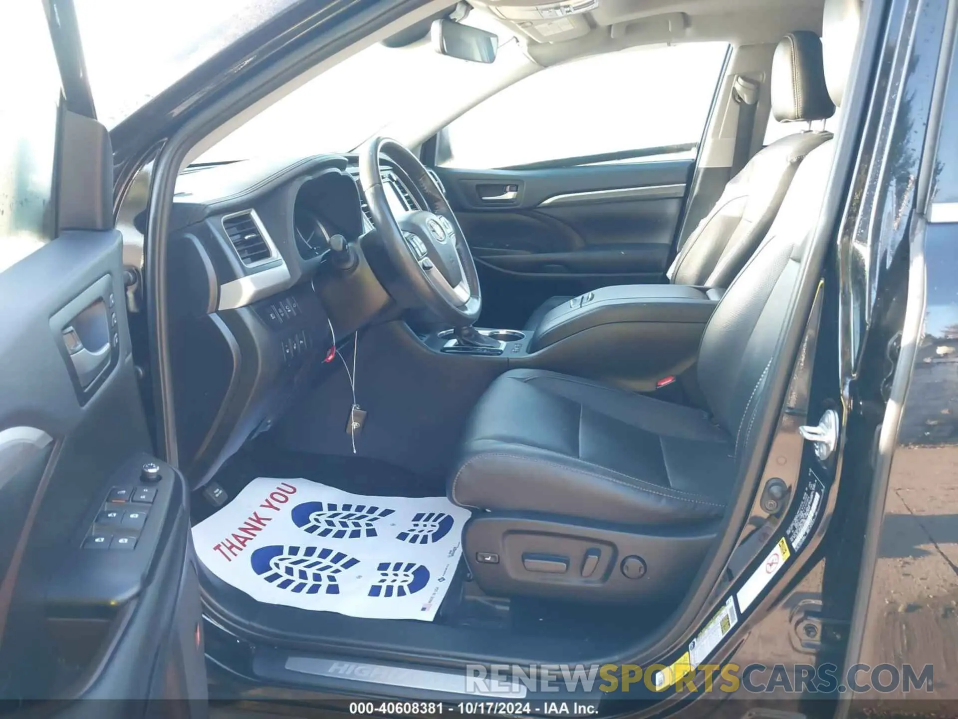 5 Photograph of a damaged car 5TDDZRFH6KS735090 TOYOTA HIGHLANDER 2019