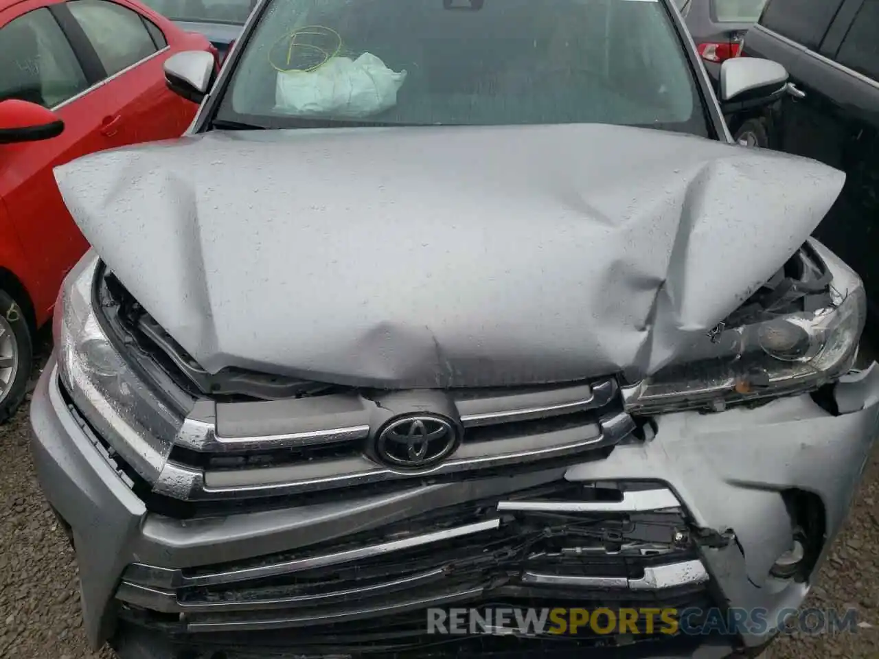 12 Photograph of a damaged car 5TDDZRFH6KS740192 TOYOTA HIGHLANDER 2019