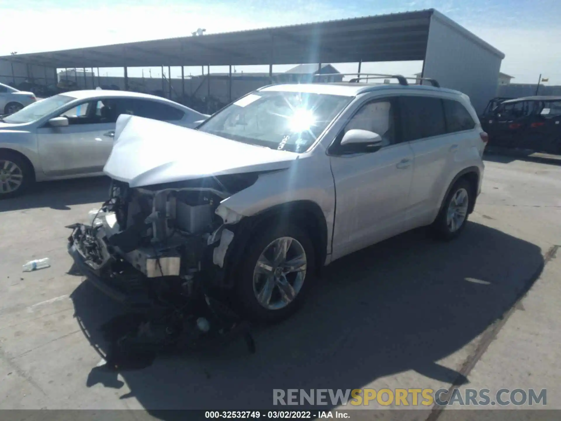 2 Photograph of a damaged car 5TDDZRFH6KS744405 TOYOTA HIGHLANDER 2019