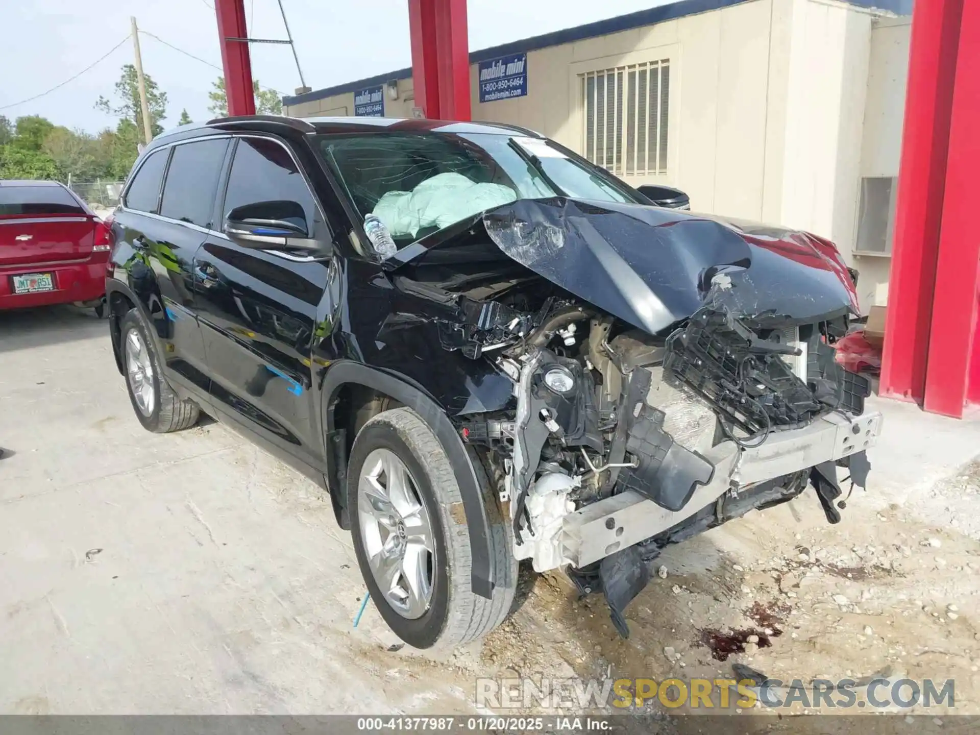 1 Photograph of a damaged car 5TDDZRFH6KS745778 TOYOTA HIGHLANDER 2019