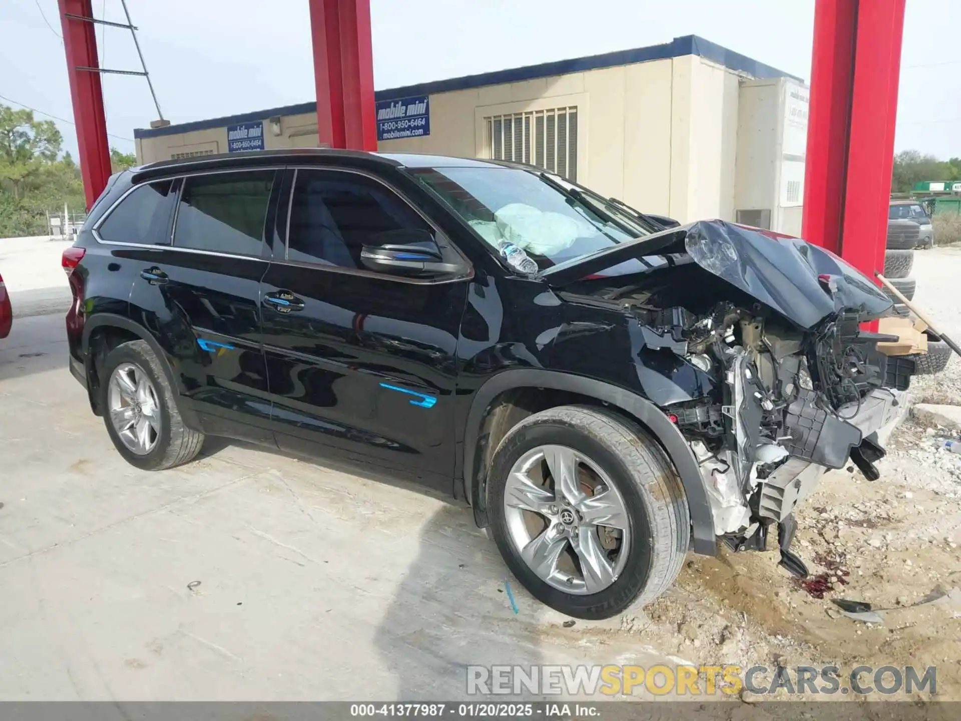 13 Photograph of a damaged car 5TDDZRFH6KS745778 TOYOTA HIGHLANDER 2019