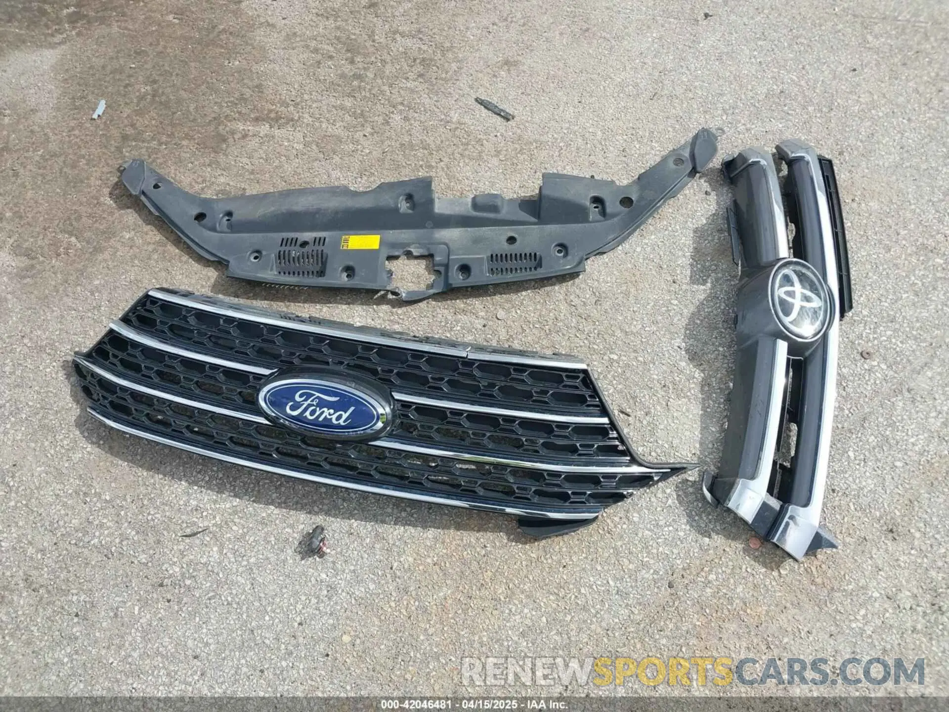 12 Photograph of a damaged car 5TDDZRFH6KS930266 TOYOTA HIGHLANDER 2019