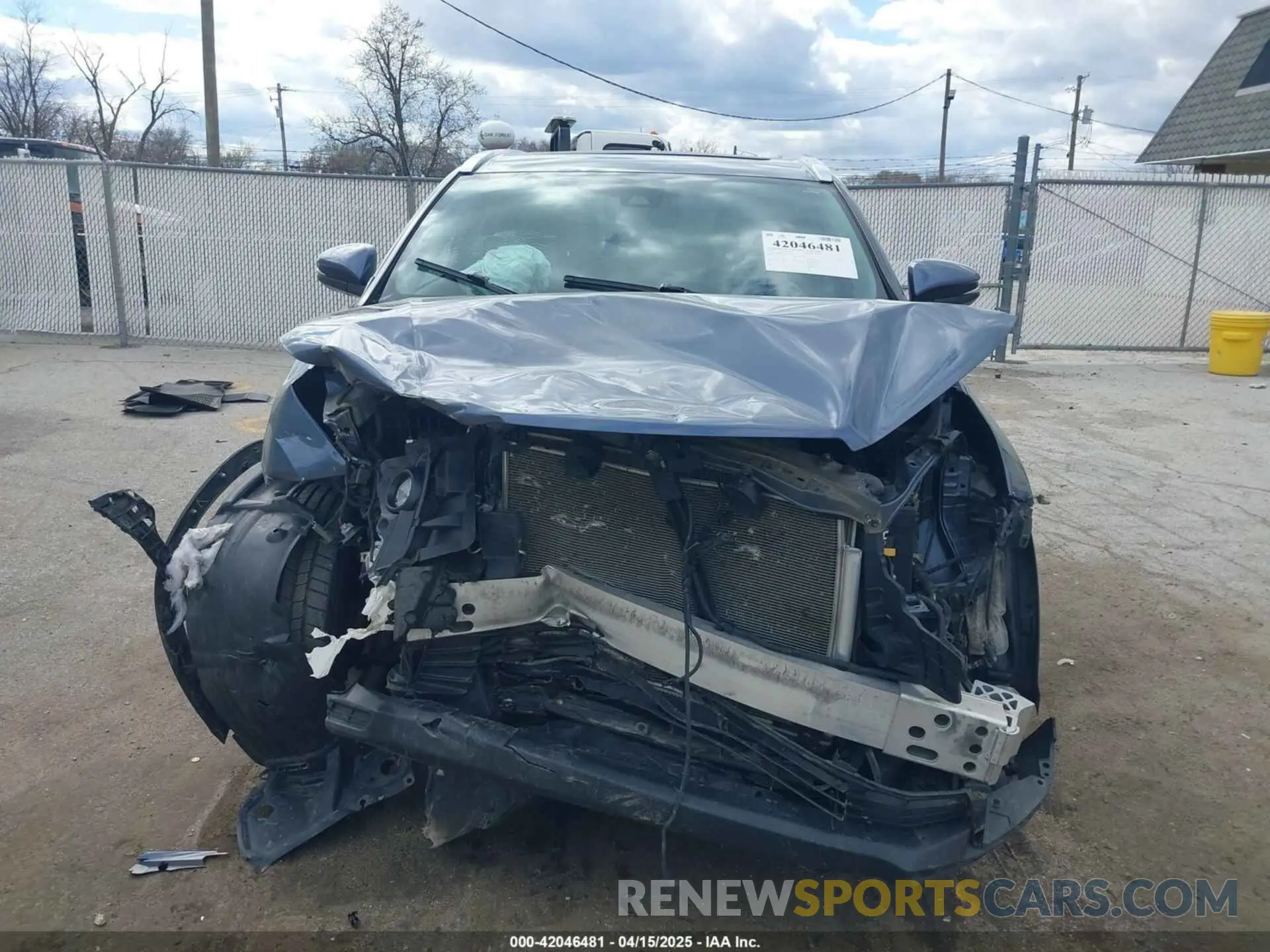 13 Photograph of a damaged car 5TDDZRFH6KS930266 TOYOTA HIGHLANDER 2019