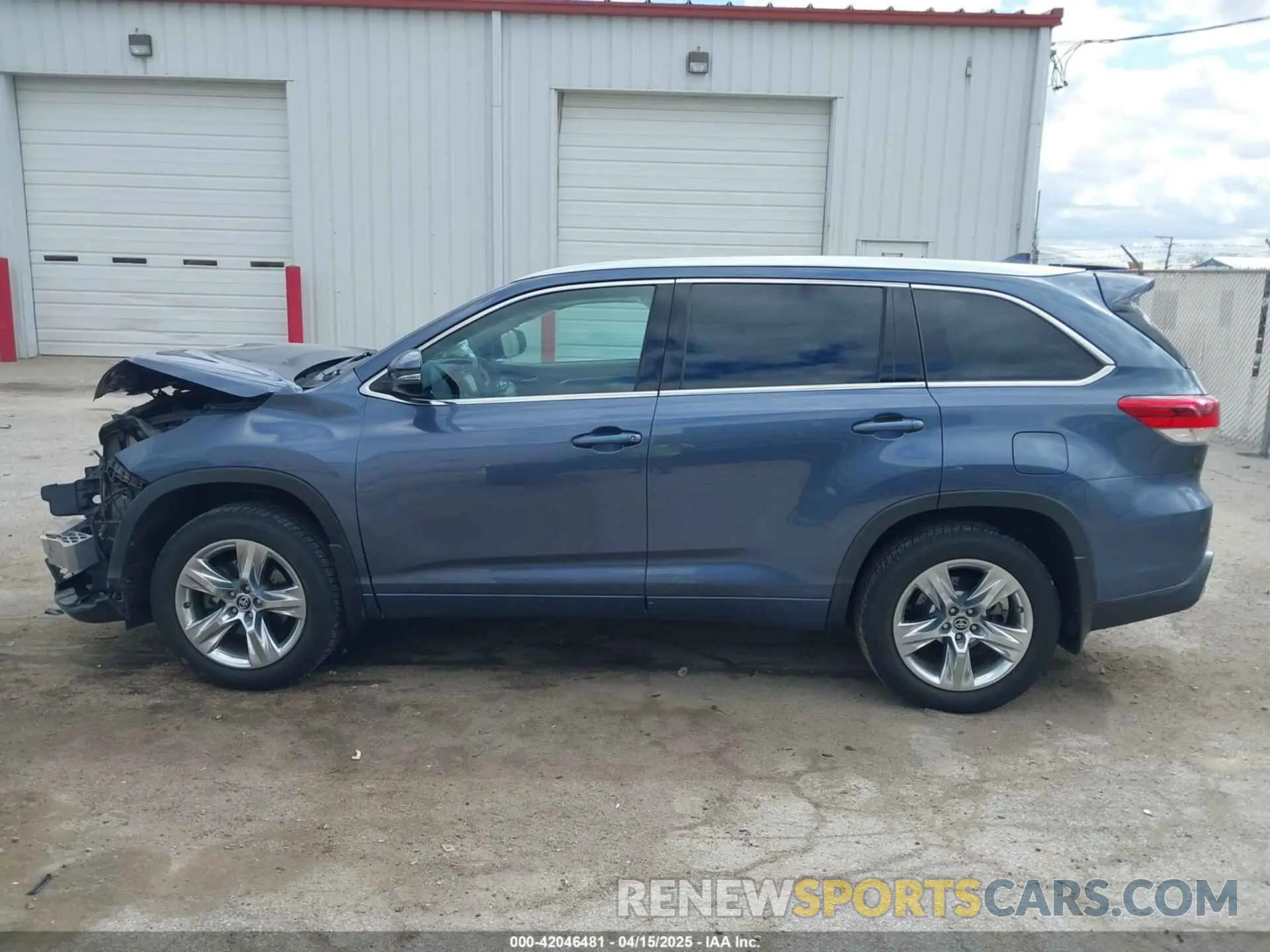 15 Photograph of a damaged car 5TDDZRFH6KS930266 TOYOTA HIGHLANDER 2019