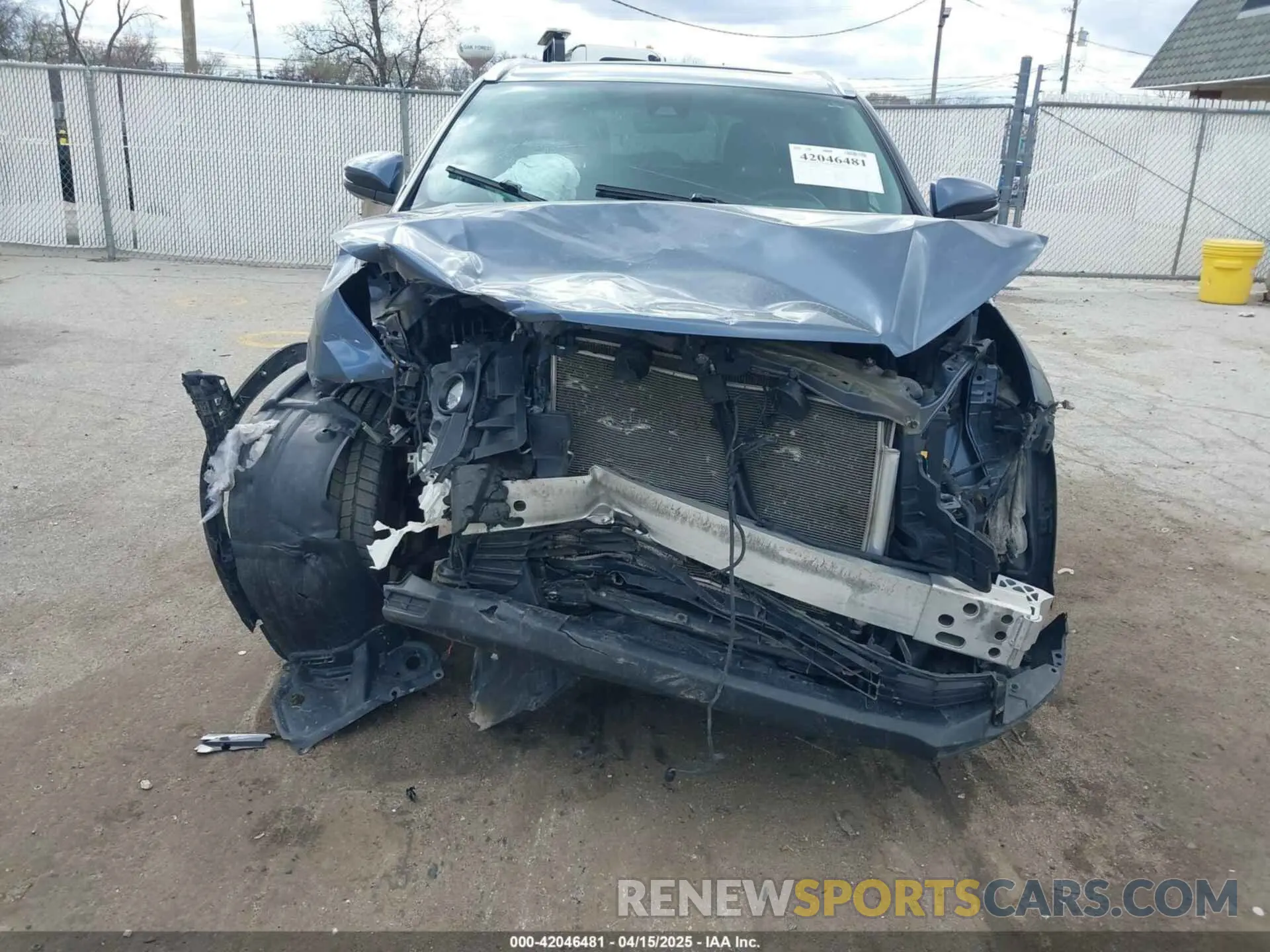 6 Photograph of a damaged car 5TDDZRFH6KS930266 TOYOTA HIGHLANDER 2019