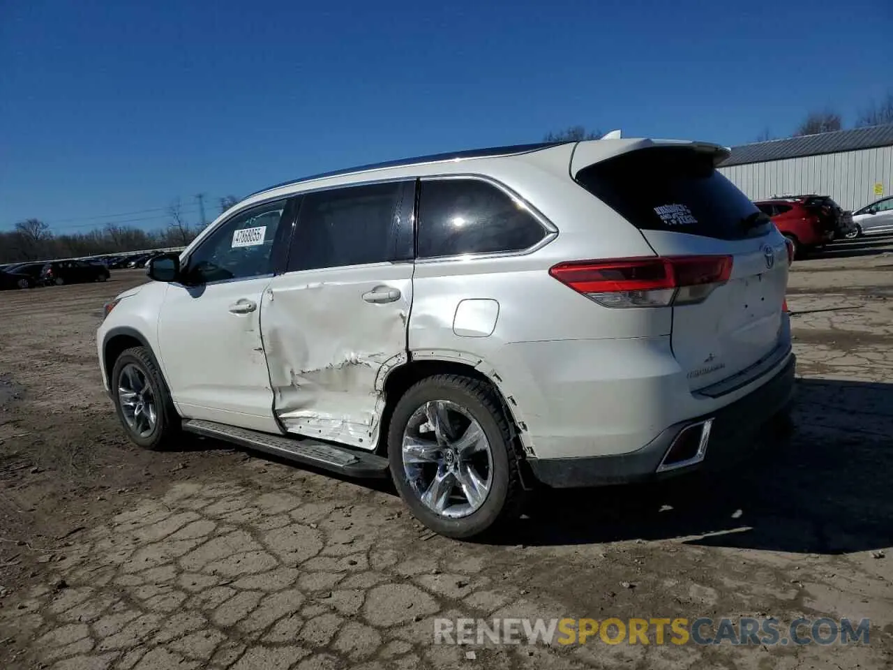 2 Photograph of a damaged car 5TDDZRFH6KS939498 TOYOTA HIGHLANDER 2019