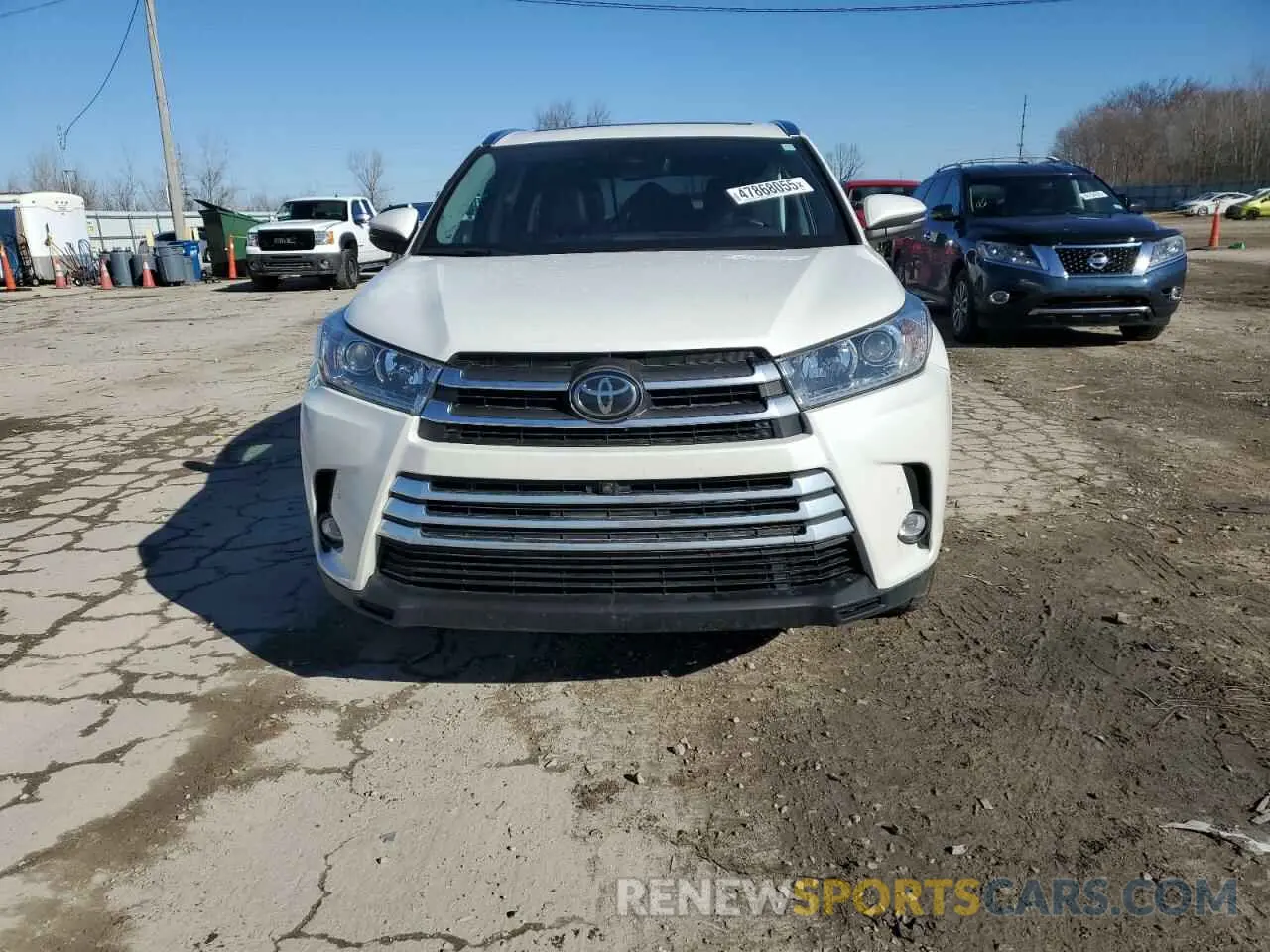5 Photograph of a damaged car 5TDDZRFH6KS939498 TOYOTA HIGHLANDER 2019