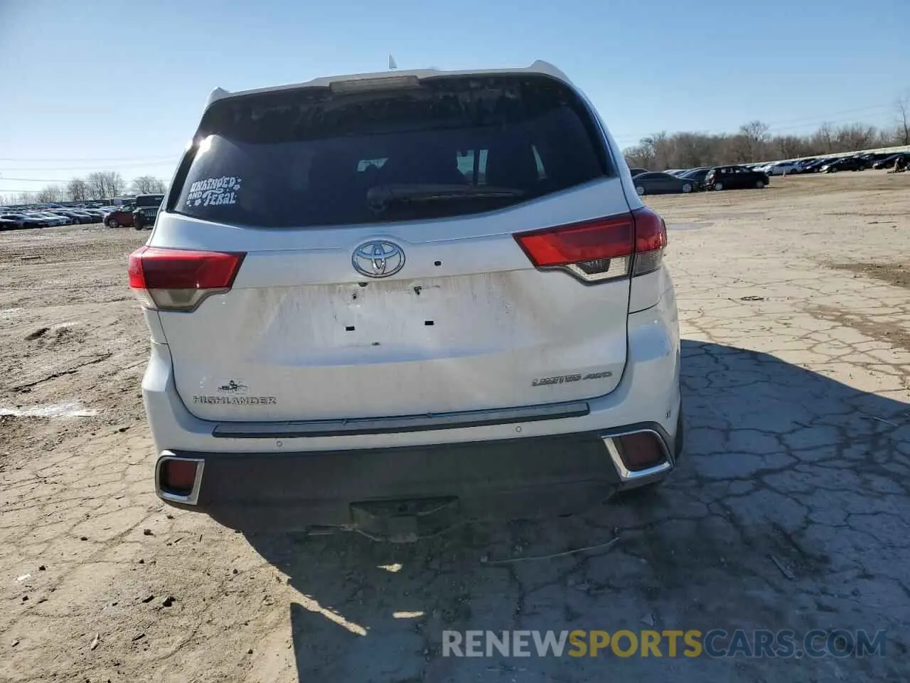 6 Photograph of a damaged car 5TDDZRFH6KS939498 TOYOTA HIGHLANDER 2019