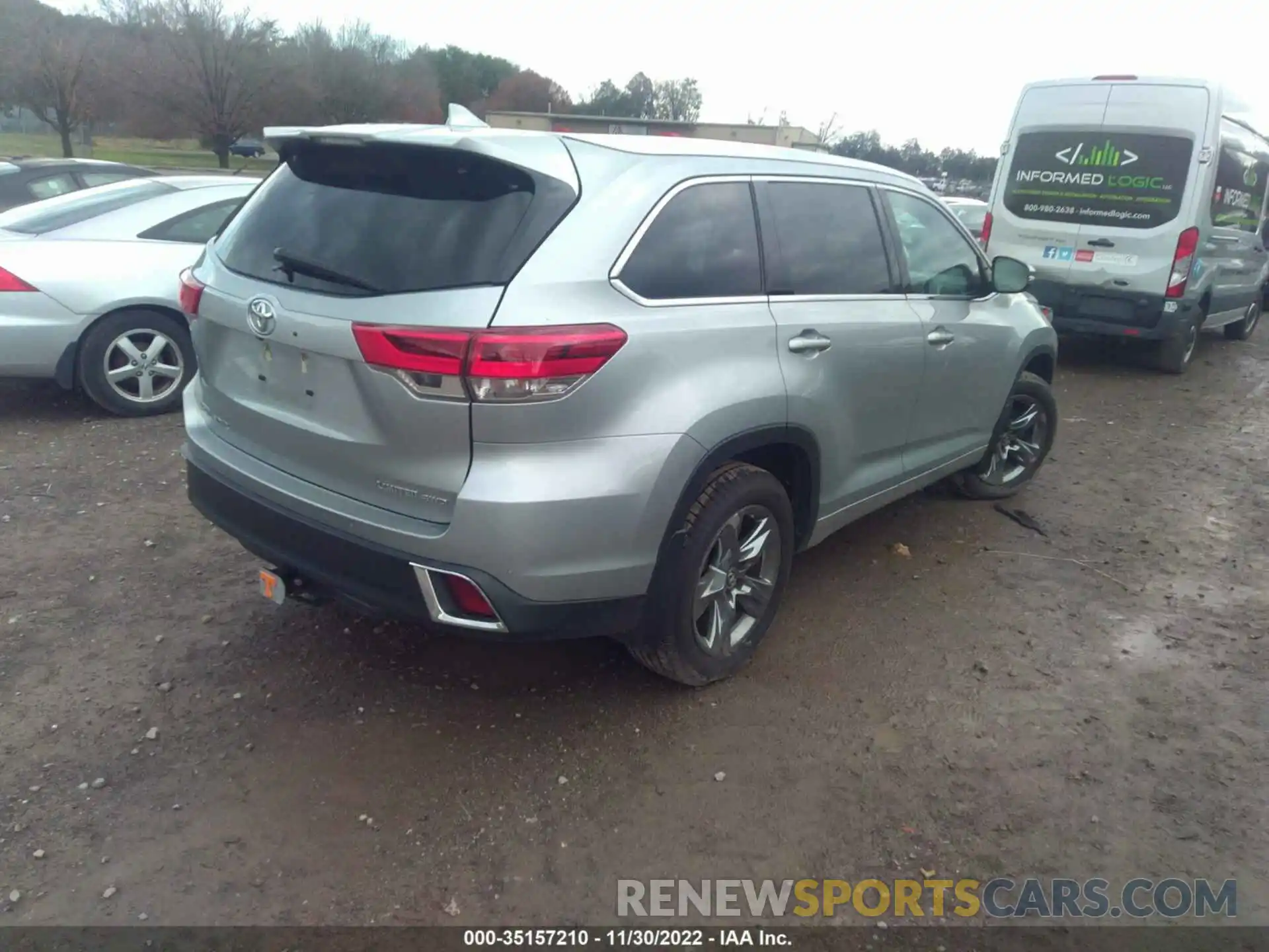 4 Photograph of a damaged car 5TDDZRFH6KS946189 TOYOTA HIGHLANDER 2019