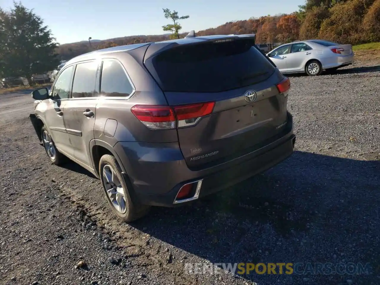 3 Photograph of a damaged car 5TDDZRFH6KS947102 TOYOTA HIGHLANDER 2019