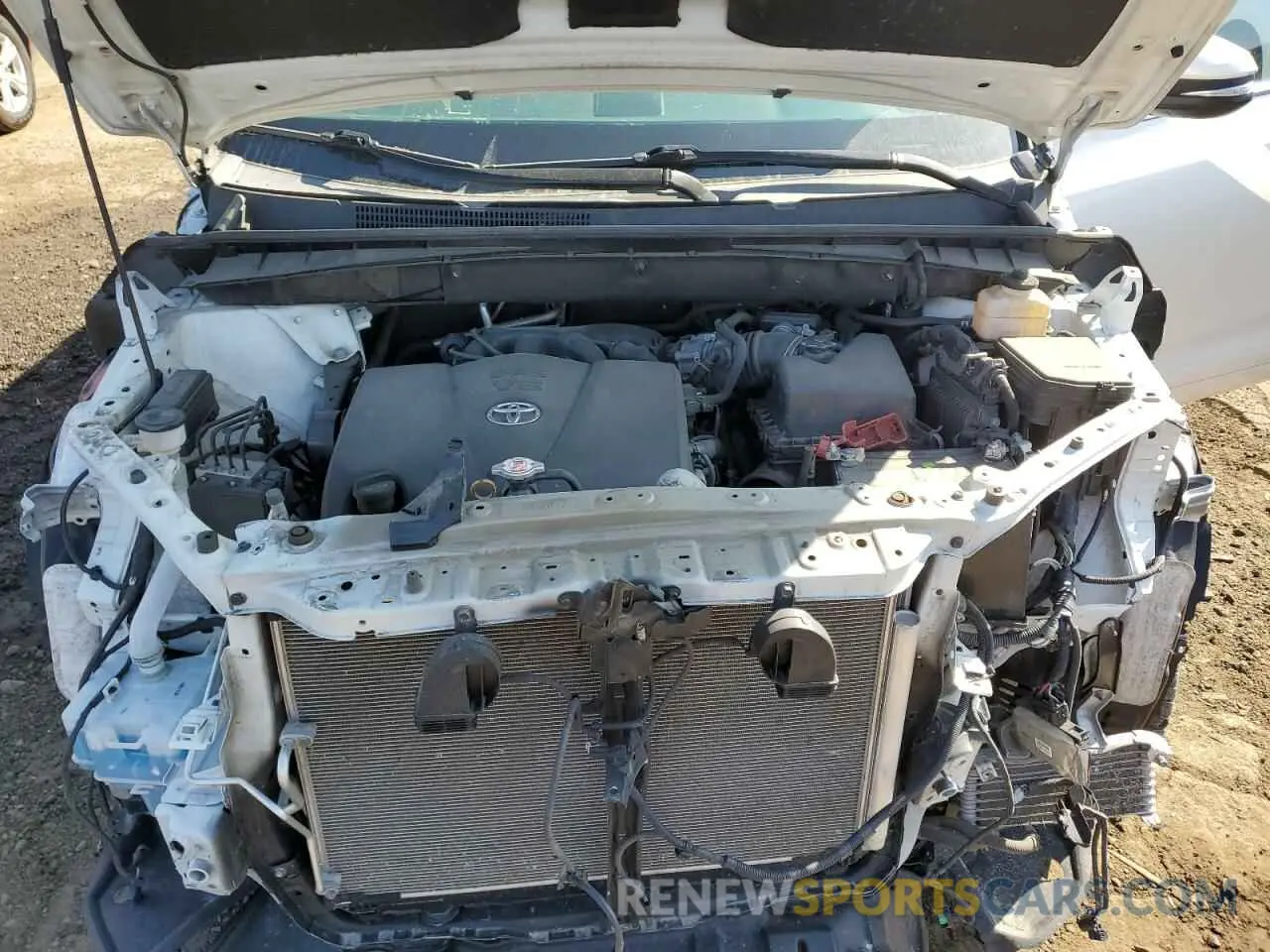 11 Photograph of a damaged car 5TDDZRFH6KS996770 TOYOTA HIGHLANDER 2019