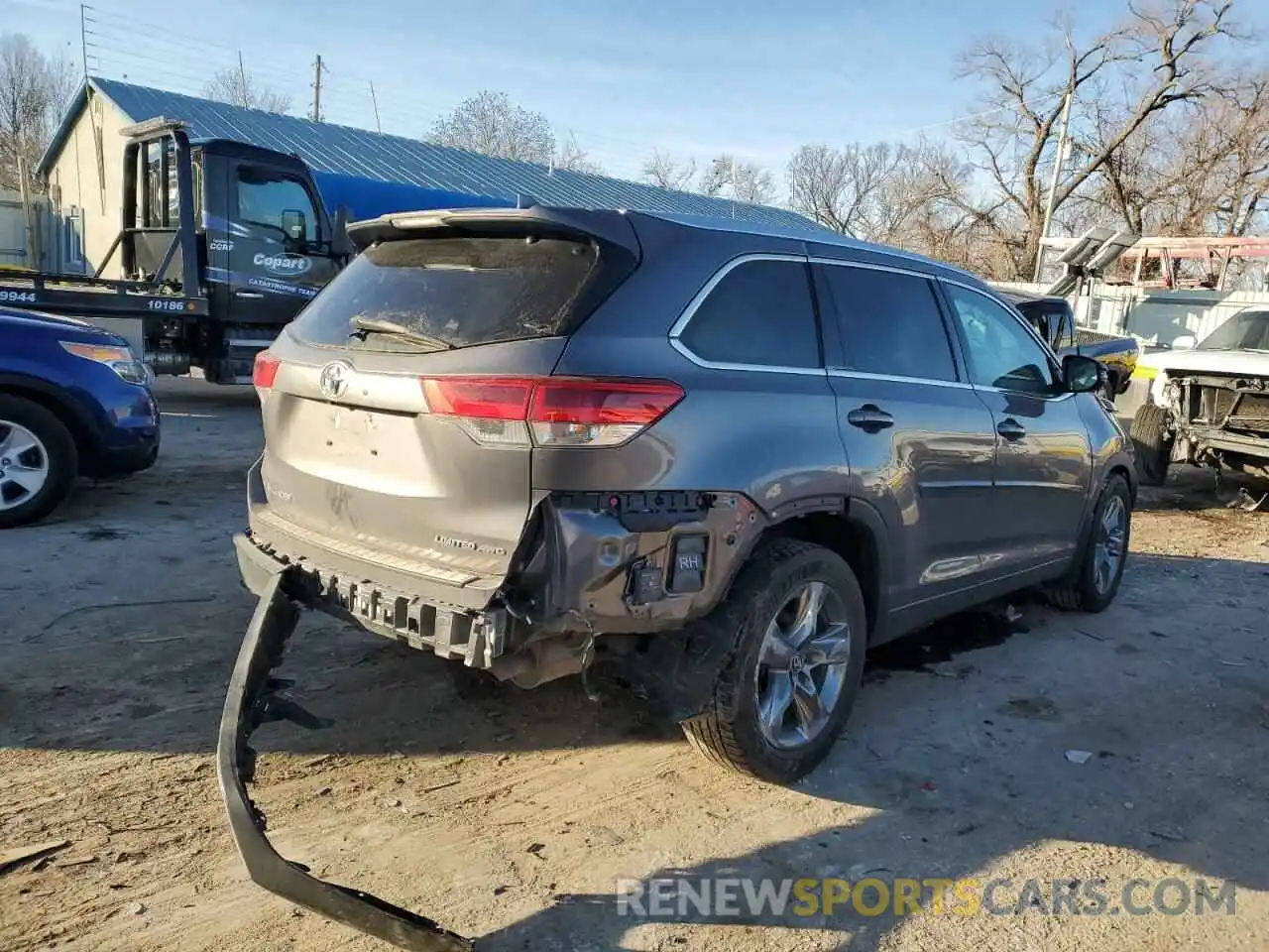 3 Photograph of a damaged car 5TDDZRFH7KS706696 TOYOTA HIGHLANDER 2019