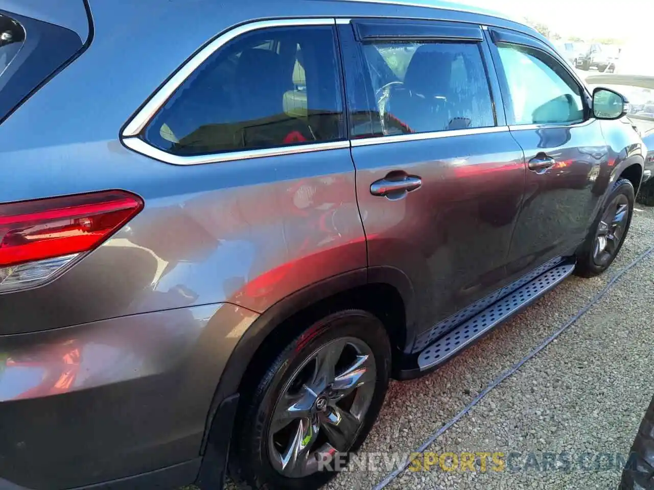 3 Photograph of a damaged car 5TDDZRFH7KS708139 TOYOTA HIGHLANDER 2019