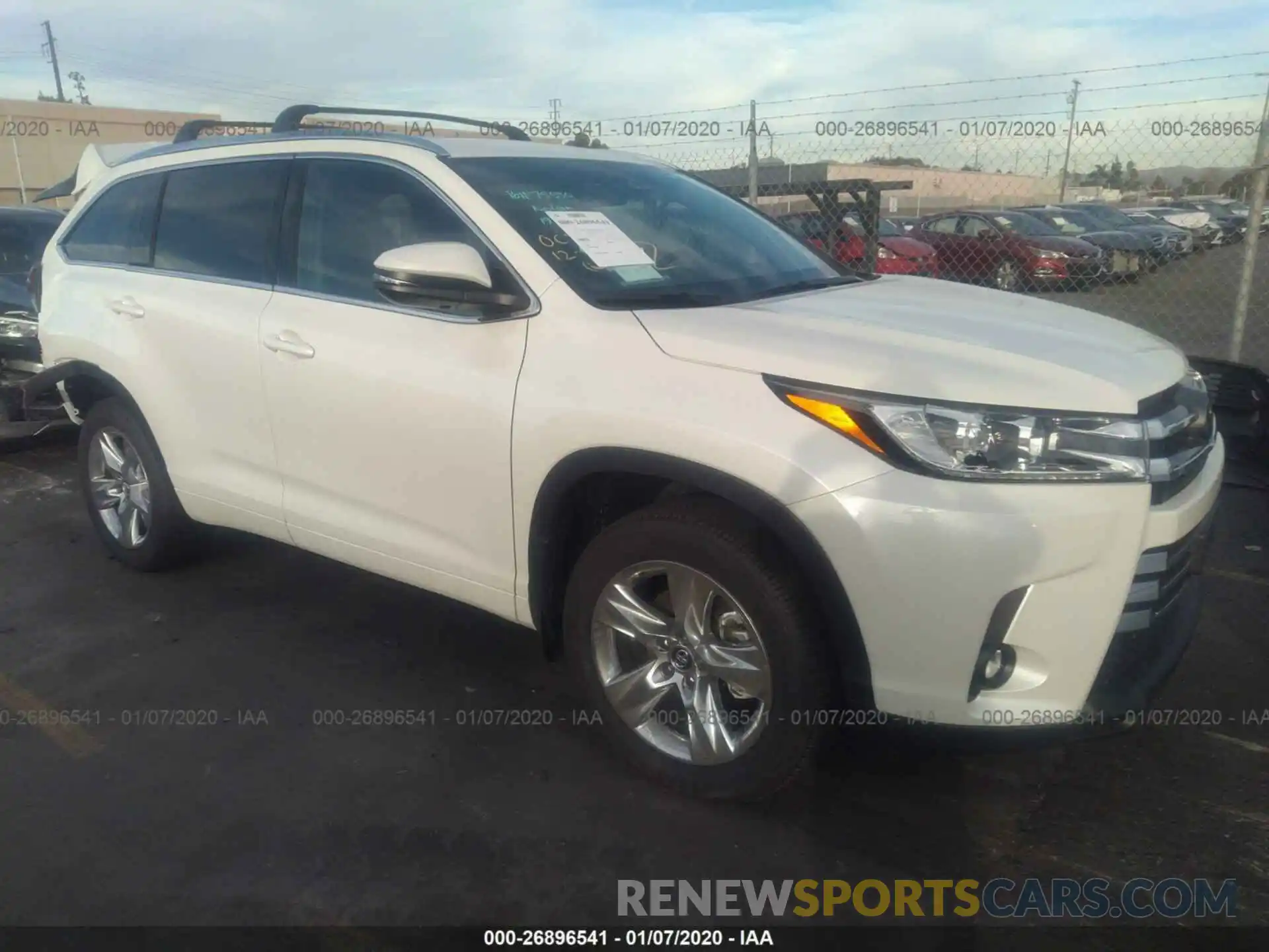 1 Photograph of a damaged car 5TDDZRFH7KS733963 TOYOTA HIGHLANDER 2019