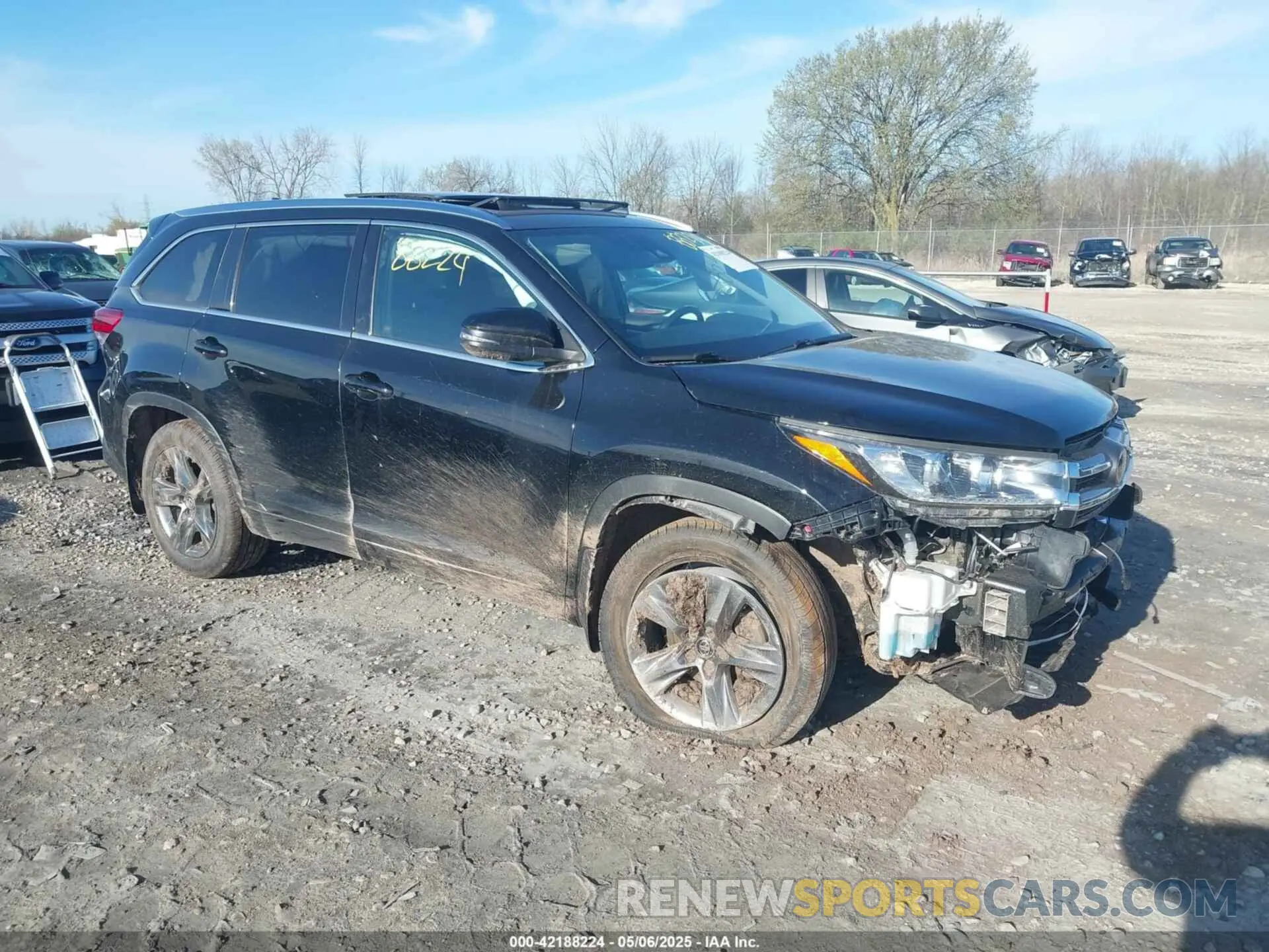 1 Photograph of a damaged car 5TDDZRFH7KS942359 TOYOTA HIGHLANDER 2019