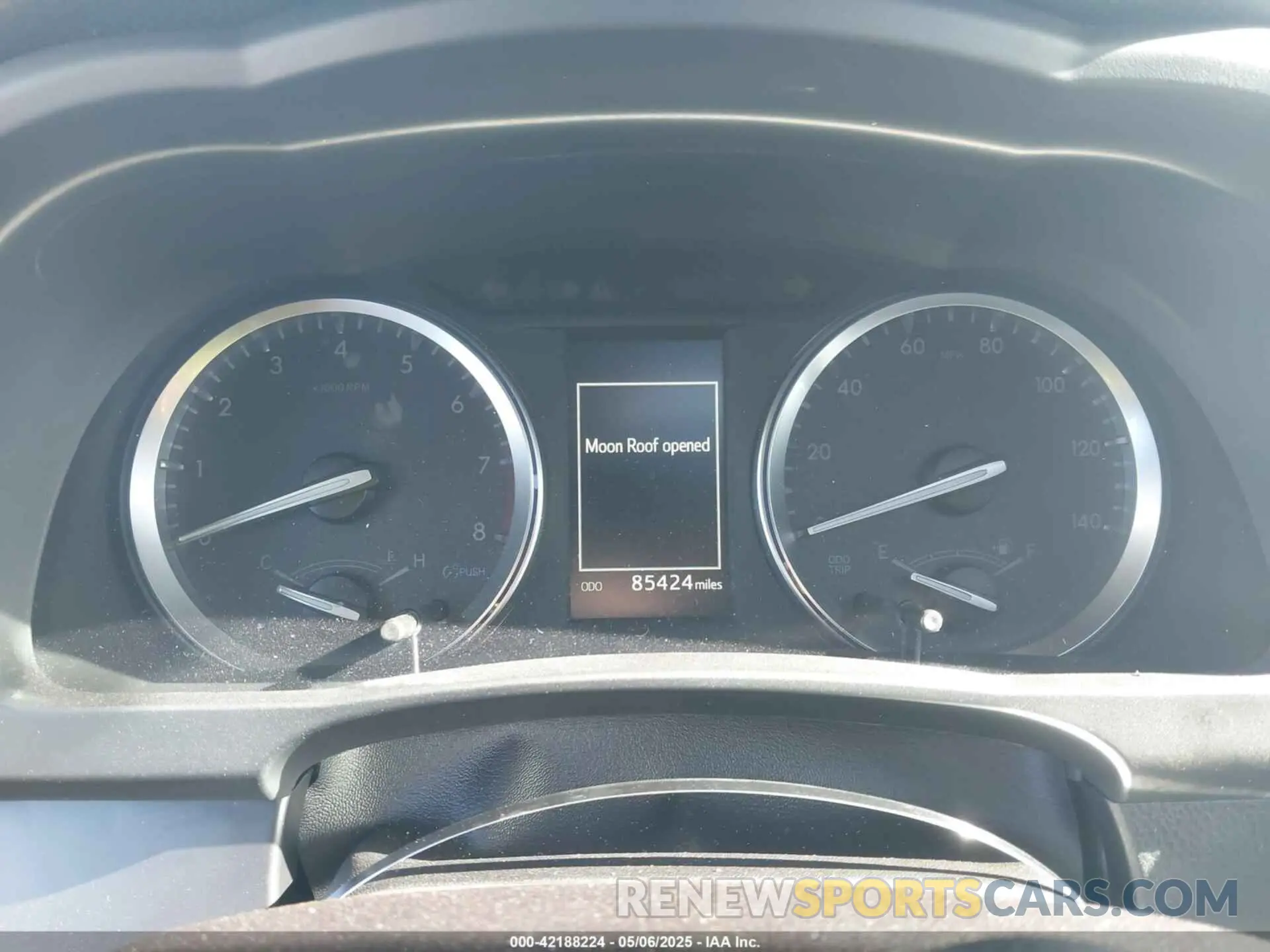 7 Photograph of a damaged car 5TDDZRFH7KS942359 TOYOTA HIGHLANDER 2019
