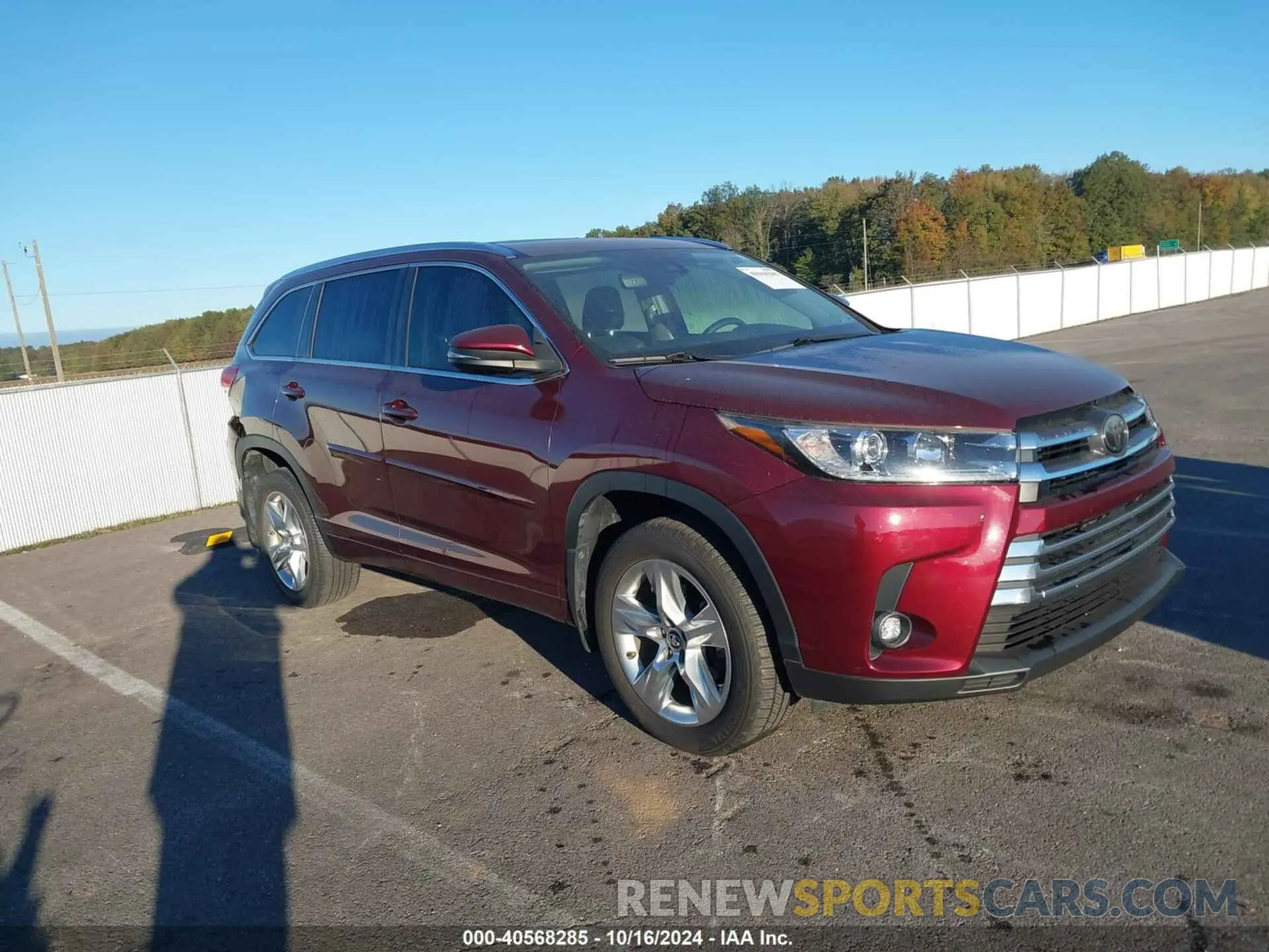 1 Photograph of a damaged car 5TDDZRFH7KS946296 TOYOTA HIGHLANDER 2019