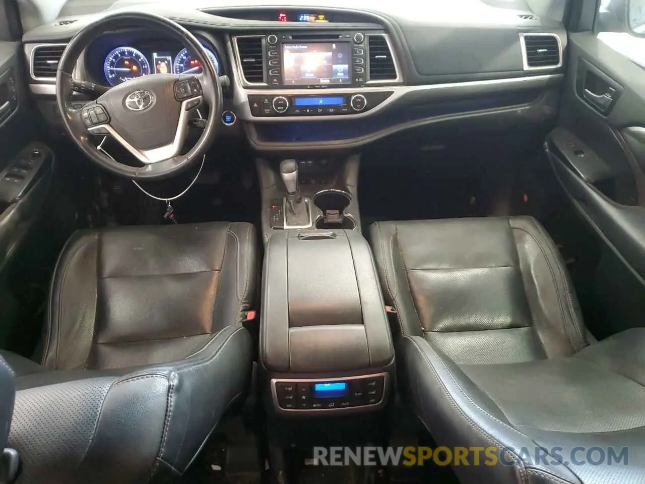 8 Photograph of a damaged car 5TDDZRFH7KS949182 TOYOTA HIGHLANDER 2019