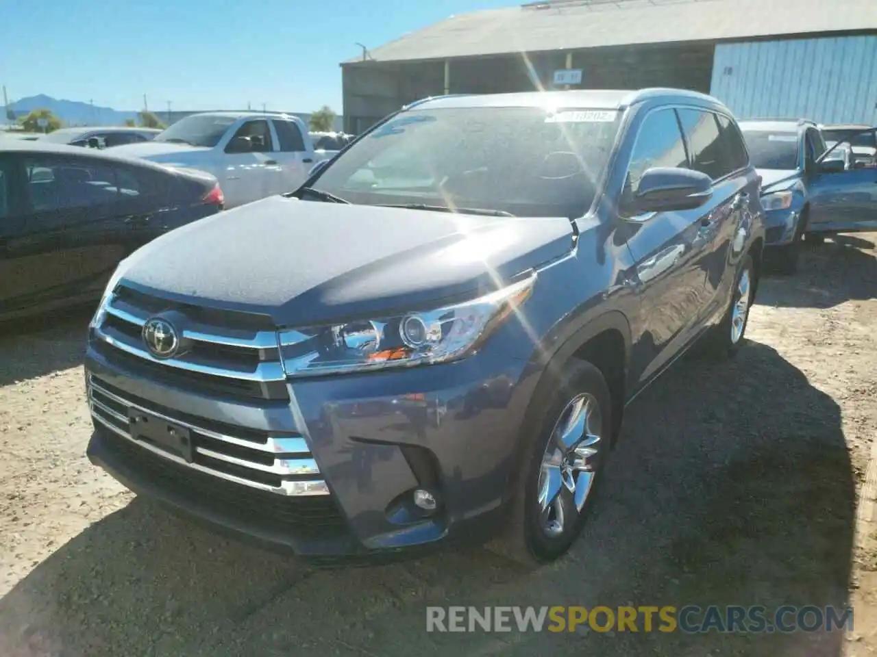 2 Photograph of a damaged car 5TDDZRFH7KS973417 TOYOTA HIGHLANDER 2019