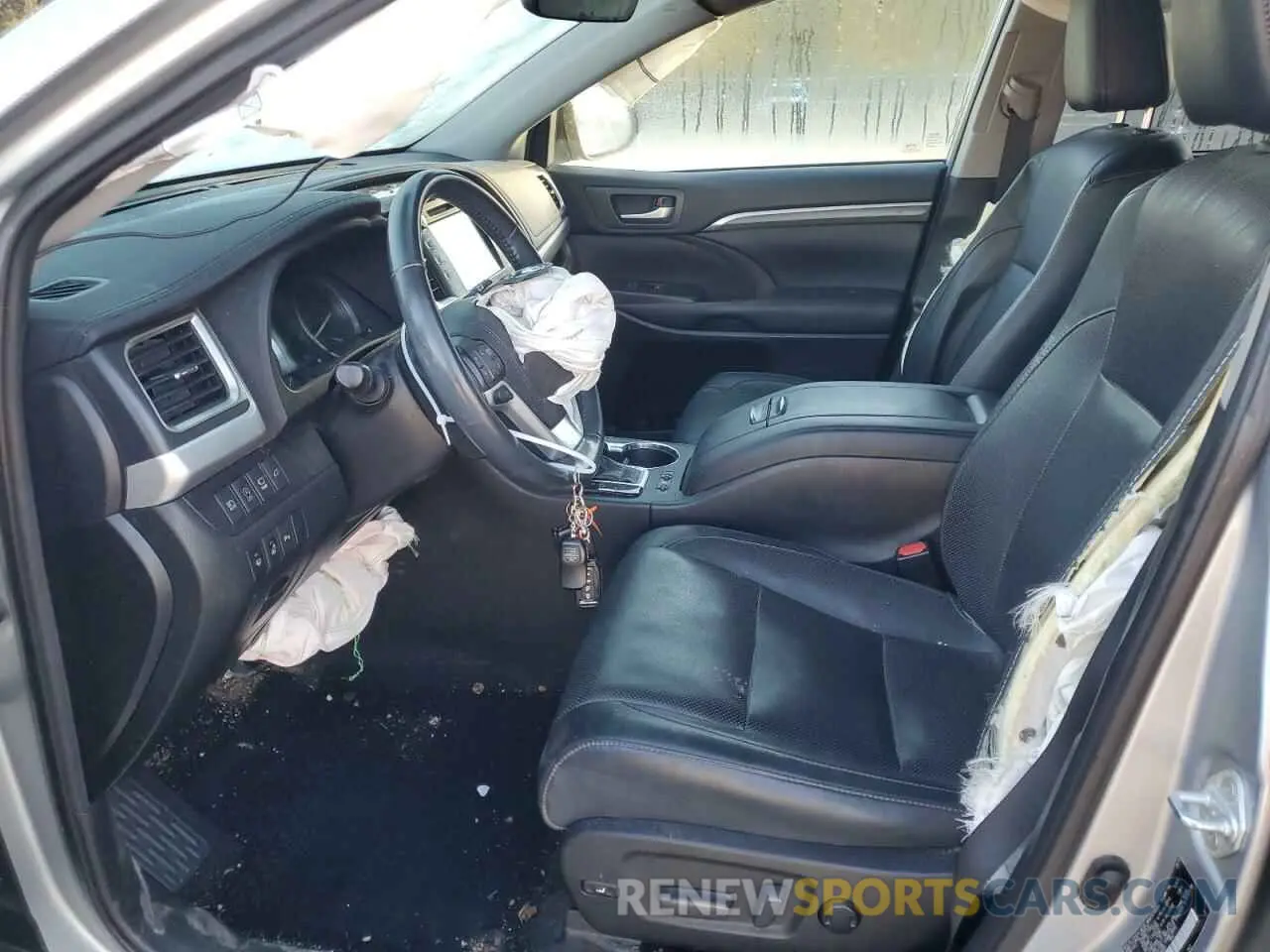 7 Photograph of a damaged car 5TDDZRFH7KS995692 TOYOTA HIGHLANDER 2019