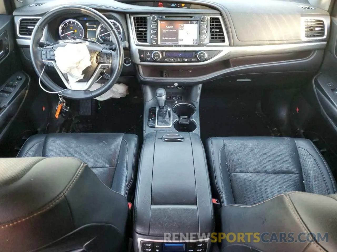 8 Photograph of a damaged car 5TDDZRFH7KS995692 TOYOTA HIGHLANDER 2019