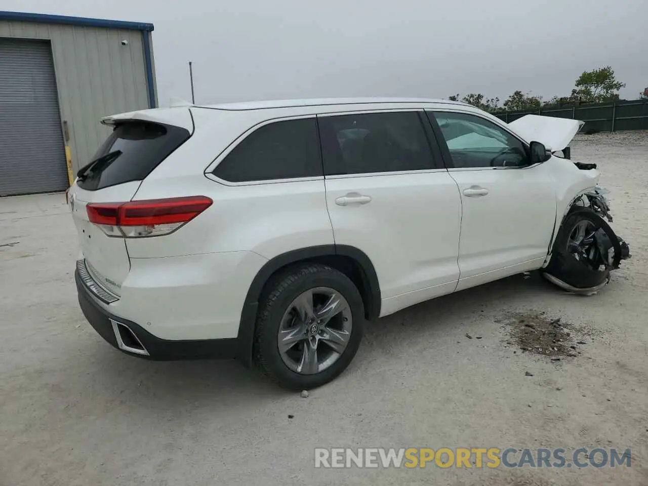 3 Photograph of a damaged car 5TDDZRFH7KS996163 TOYOTA HIGHLANDER 2019