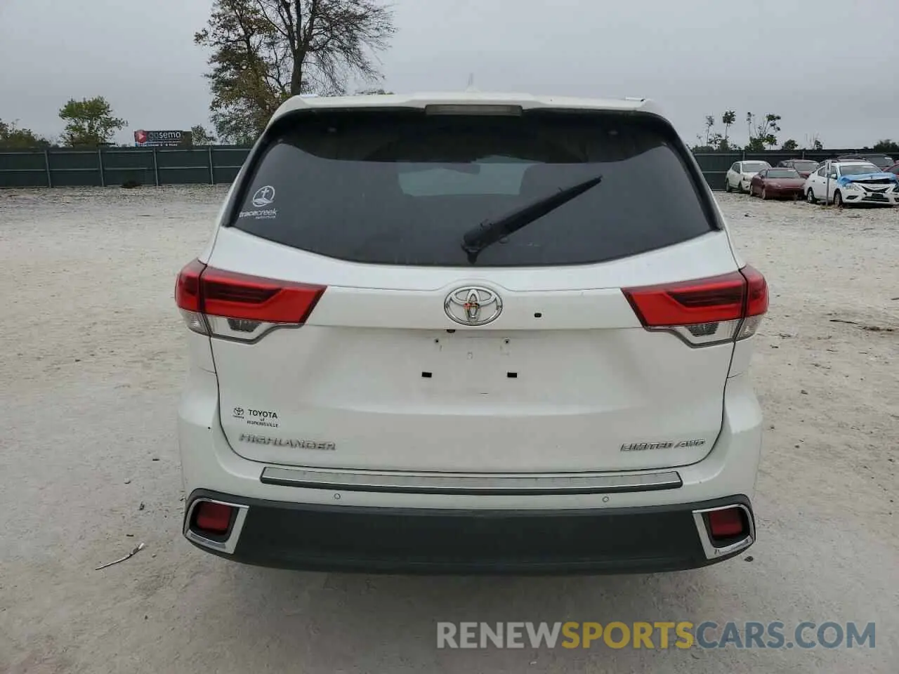 6 Photograph of a damaged car 5TDDZRFH7KS996163 TOYOTA HIGHLANDER 2019