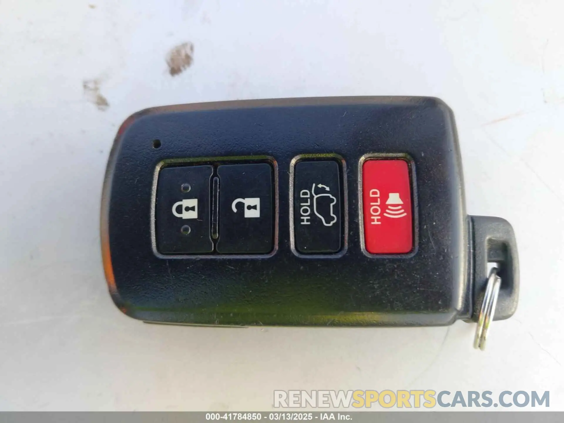 11 Photograph of a damaged car 5TDDZRFH7KS999886 TOYOTA HIGHLANDER 2019