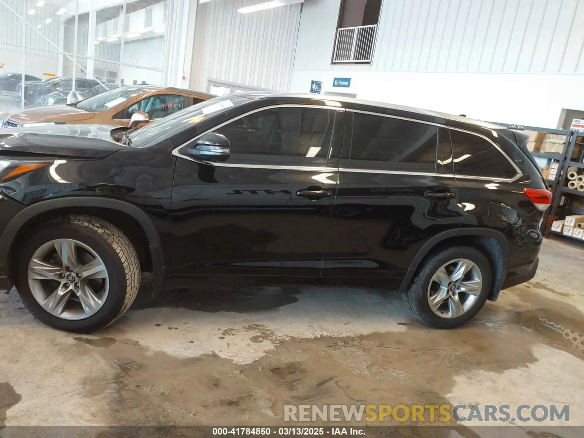 15 Photograph of a damaged car 5TDDZRFH7KS999886 TOYOTA HIGHLANDER 2019