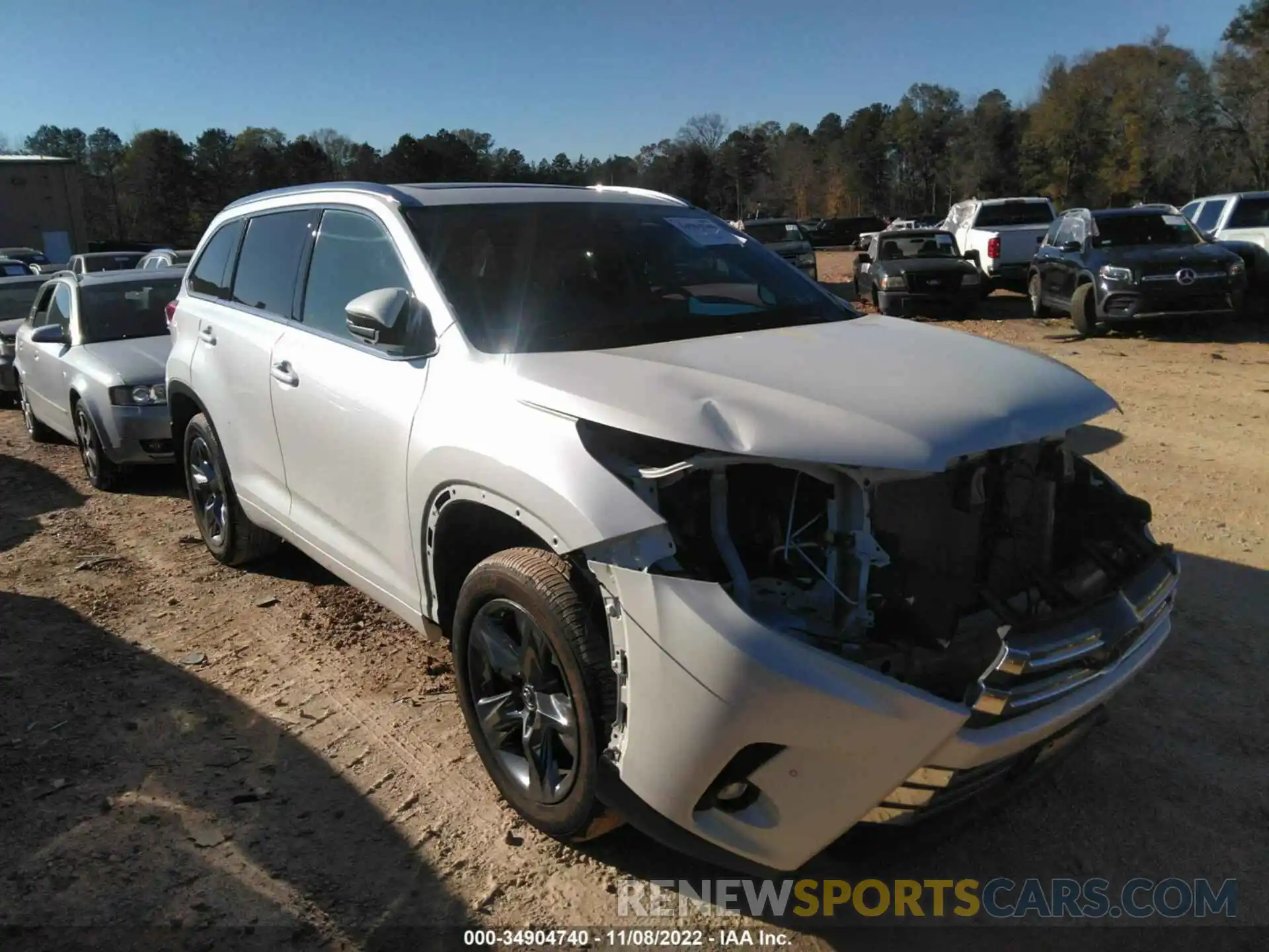 1 Photograph of a damaged car 5TDDZRFH8KS700101 TOYOTA HIGHLANDER 2019