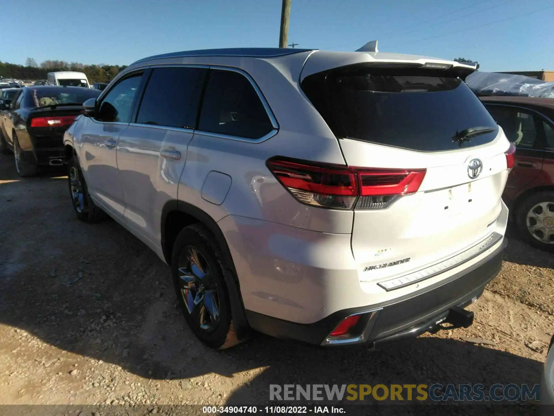 3 Photograph of a damaged car 5TDDZRFH8KS700101 TOYOTA HIGHLANDER 2019