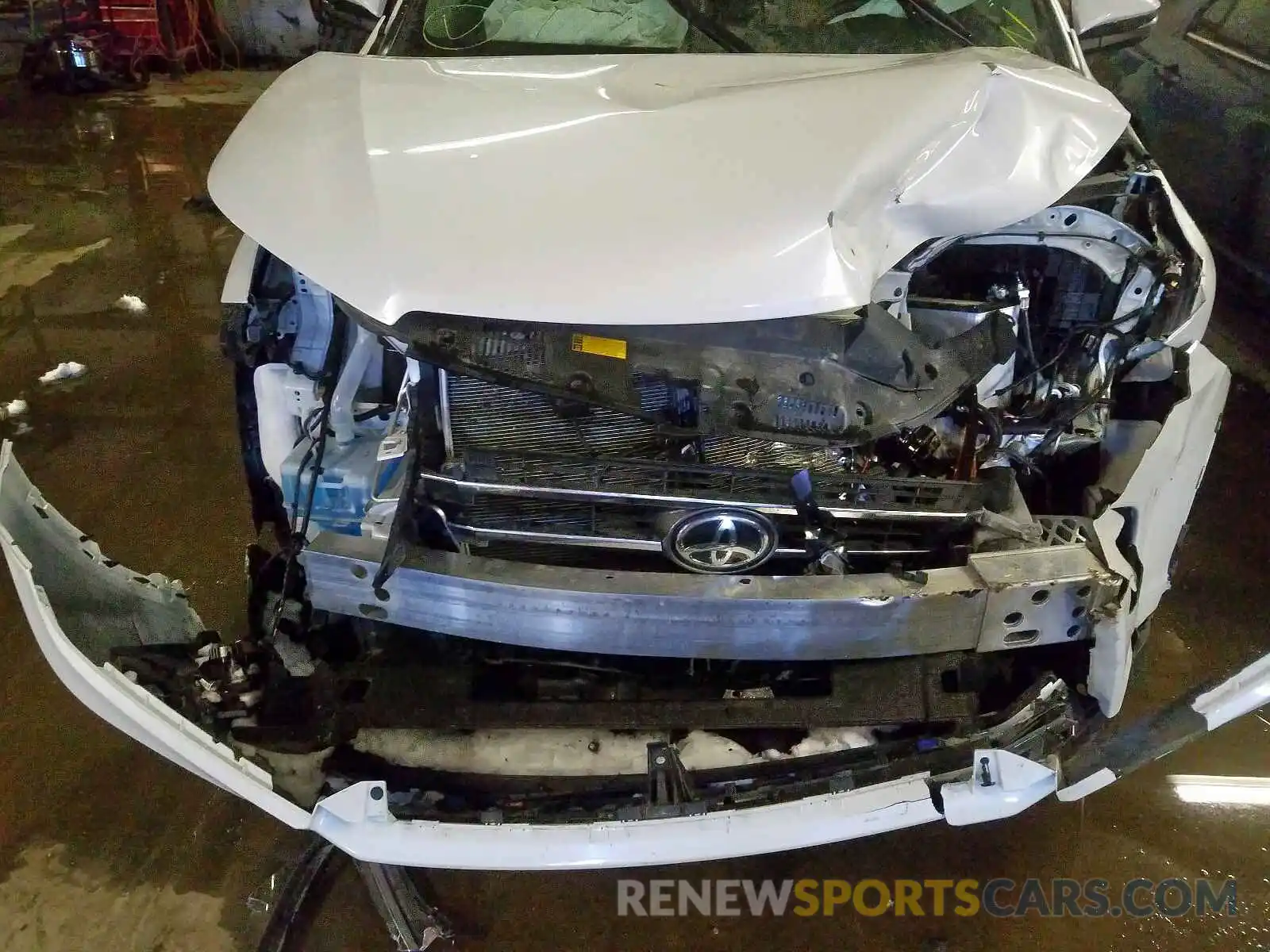 9 Photograph of a damaged car 5TDDZRFH8KS703760 TOYOTA HIGHLANDER 2019