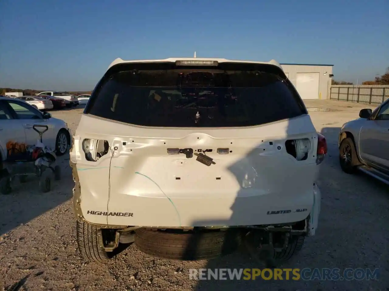 6 Photograph of a damaged car 5TDDZRFH8KS723782 TOYOTA HIGHLANDER 2019